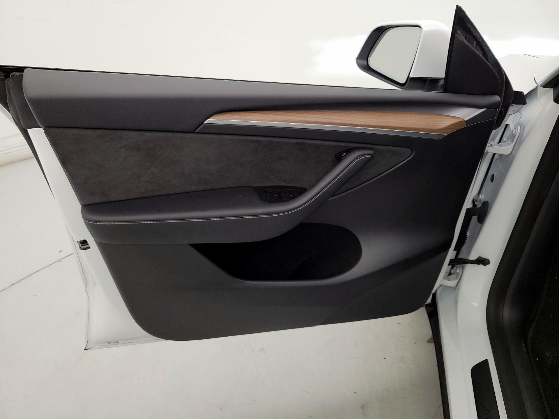 Thumbnail: 2022 Tesla Model Y - 12