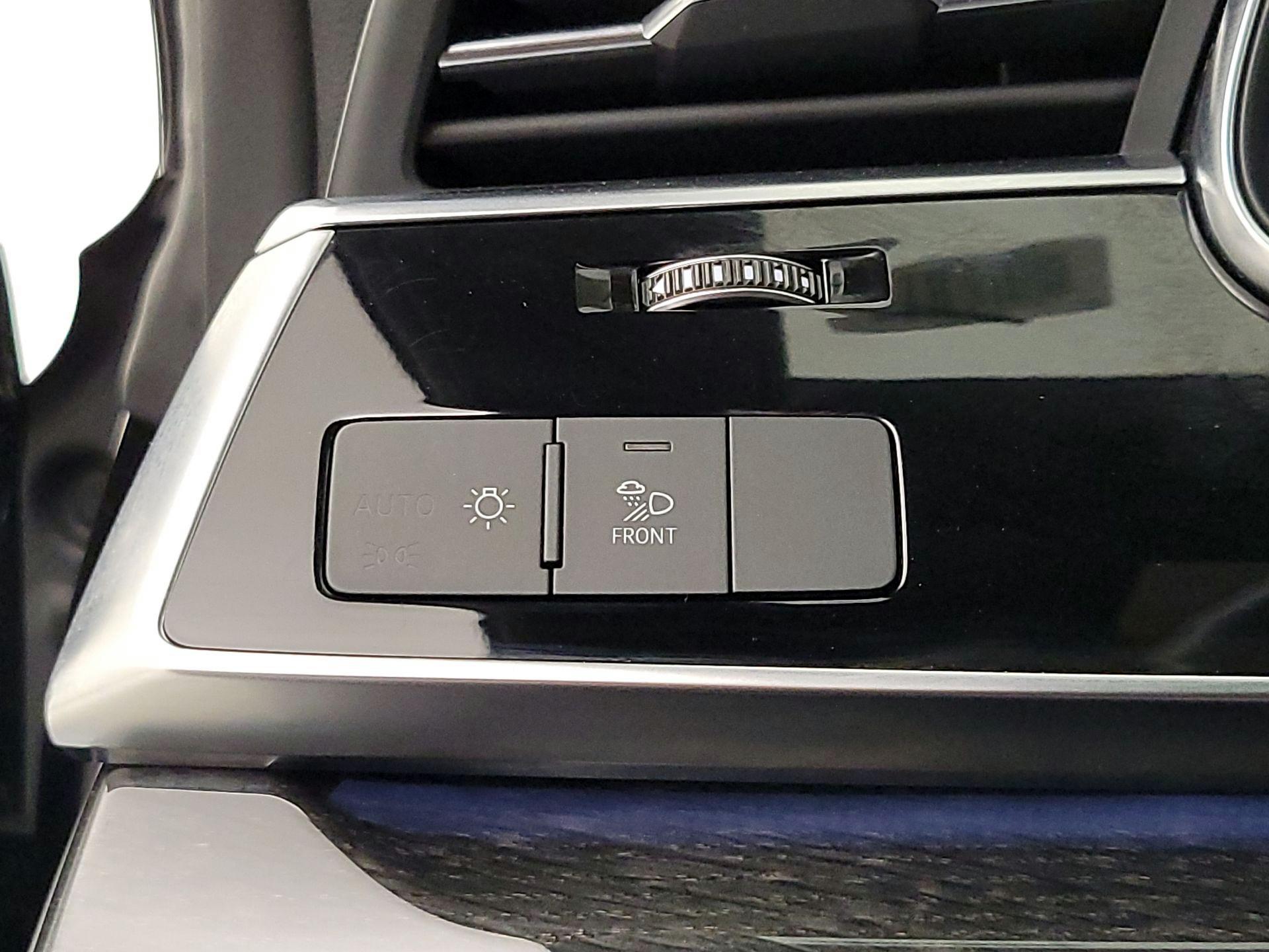 Thumbnail: 2019 Audi Q8 - 13