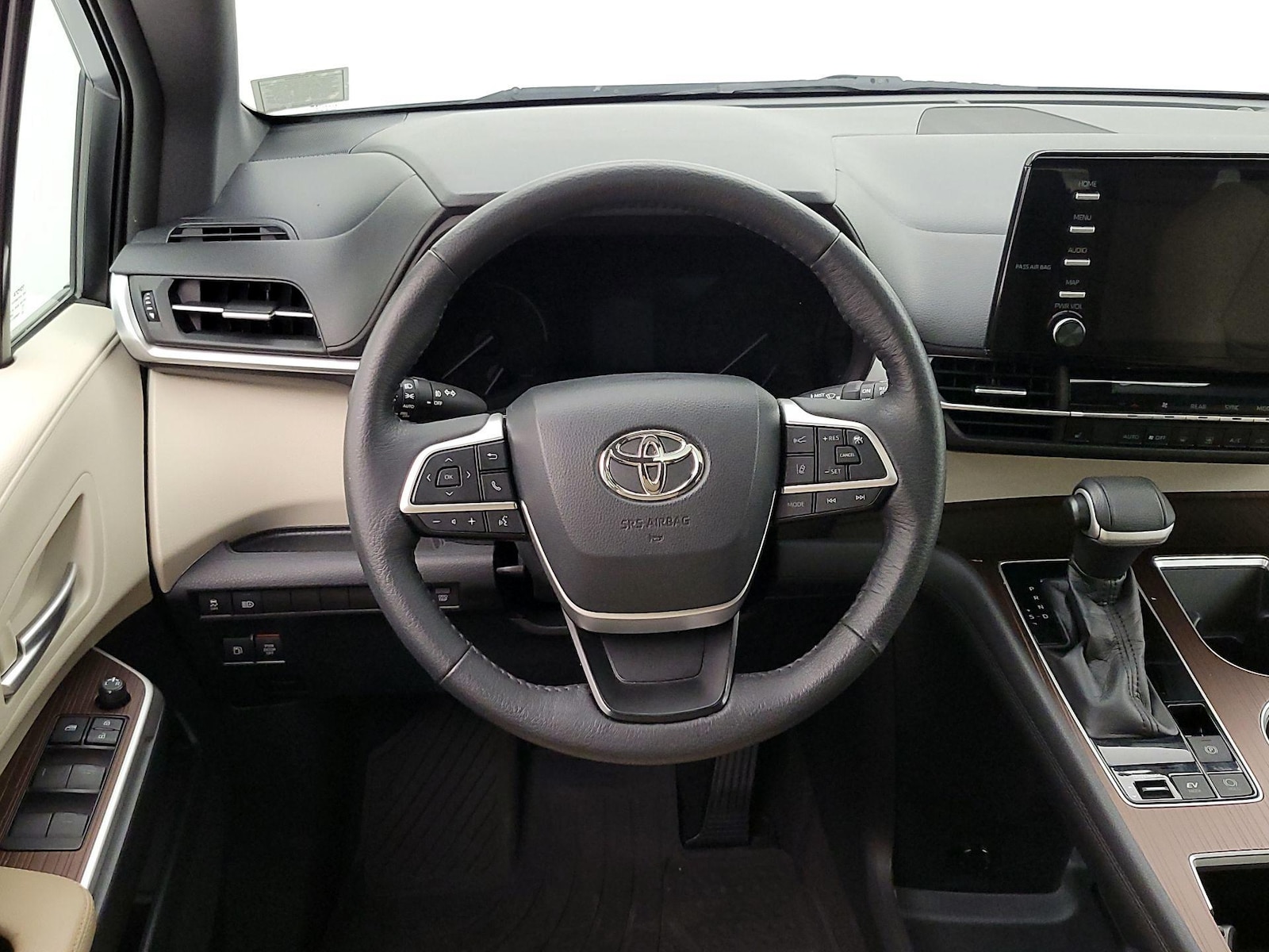 2021 Toyota Sienna XLE - Photo 11