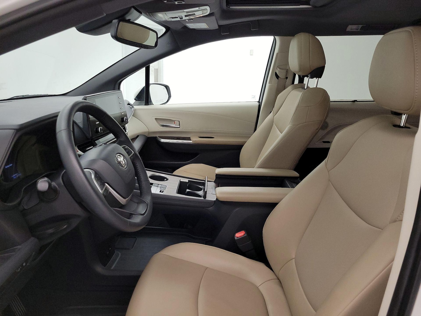 2021 Toyota Sienna XLE - Photo 12