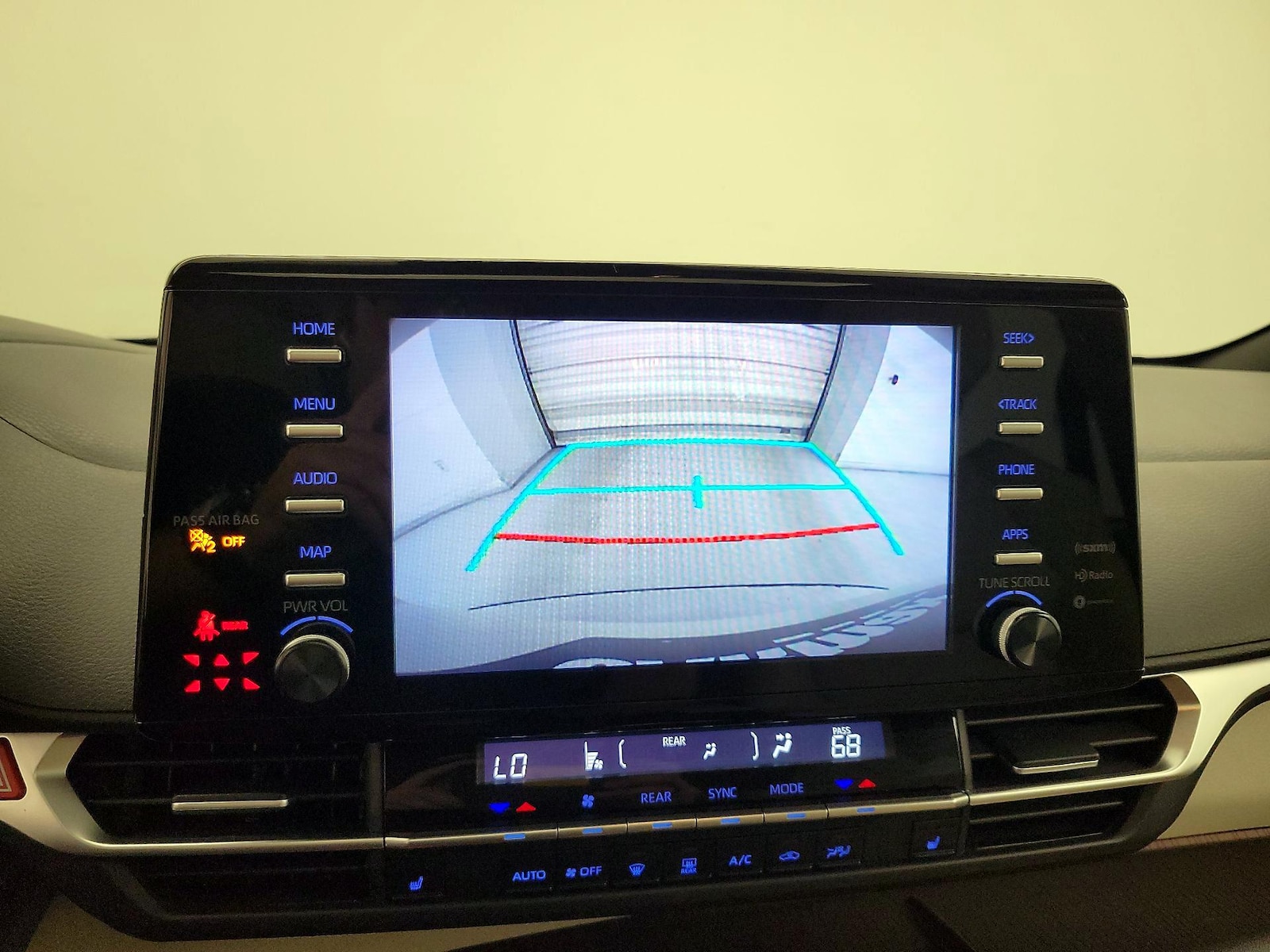 2021 Toyota Sienna XLE - Photo 15