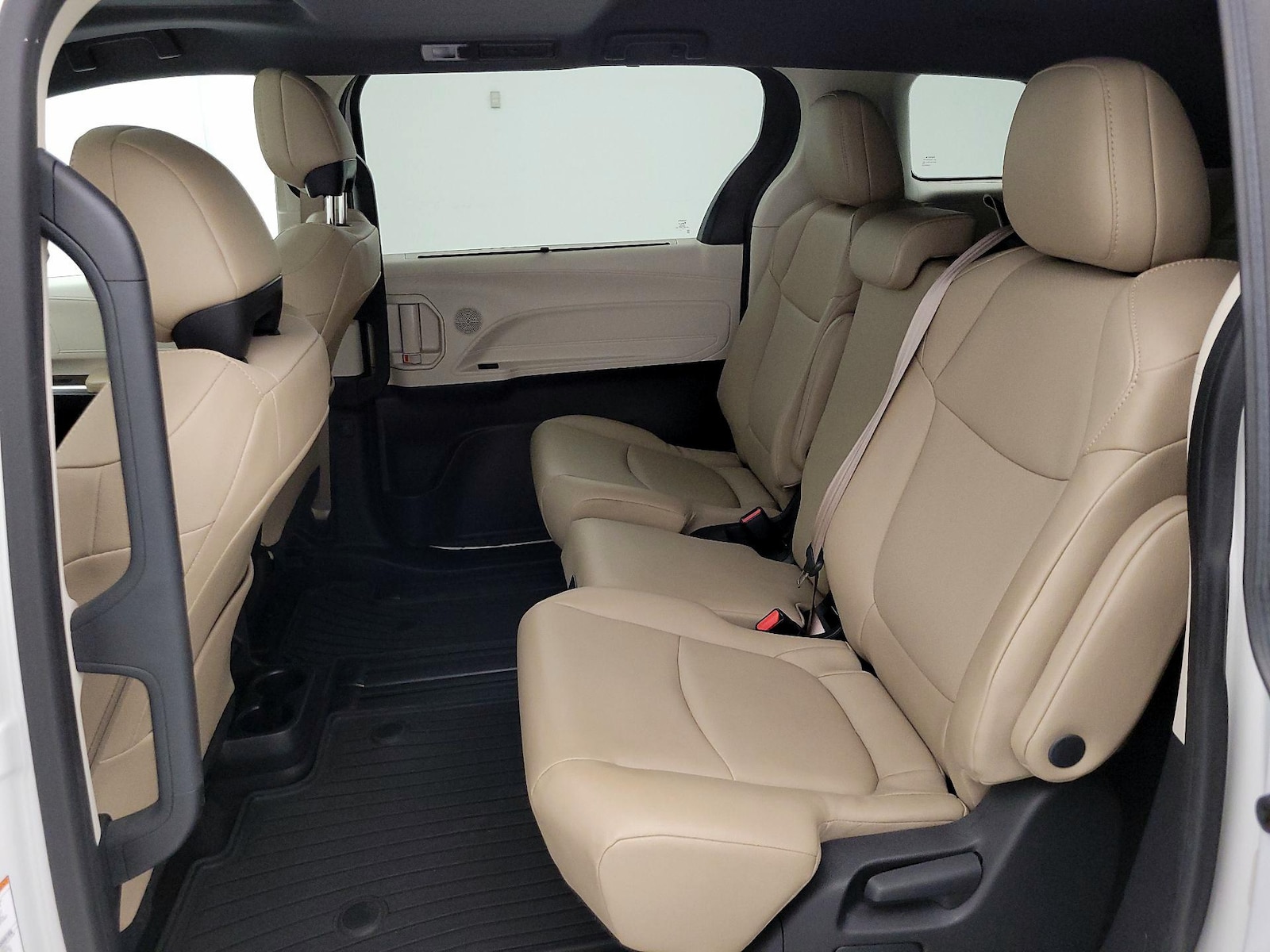 2021 Toyota Sienna XLE - Photo 20