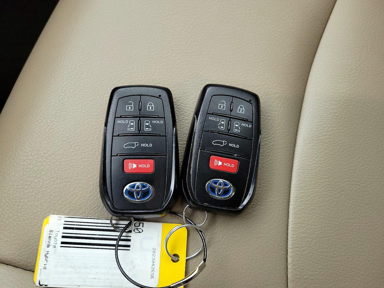 2021 Toyota Sienna XLE - Photo 24