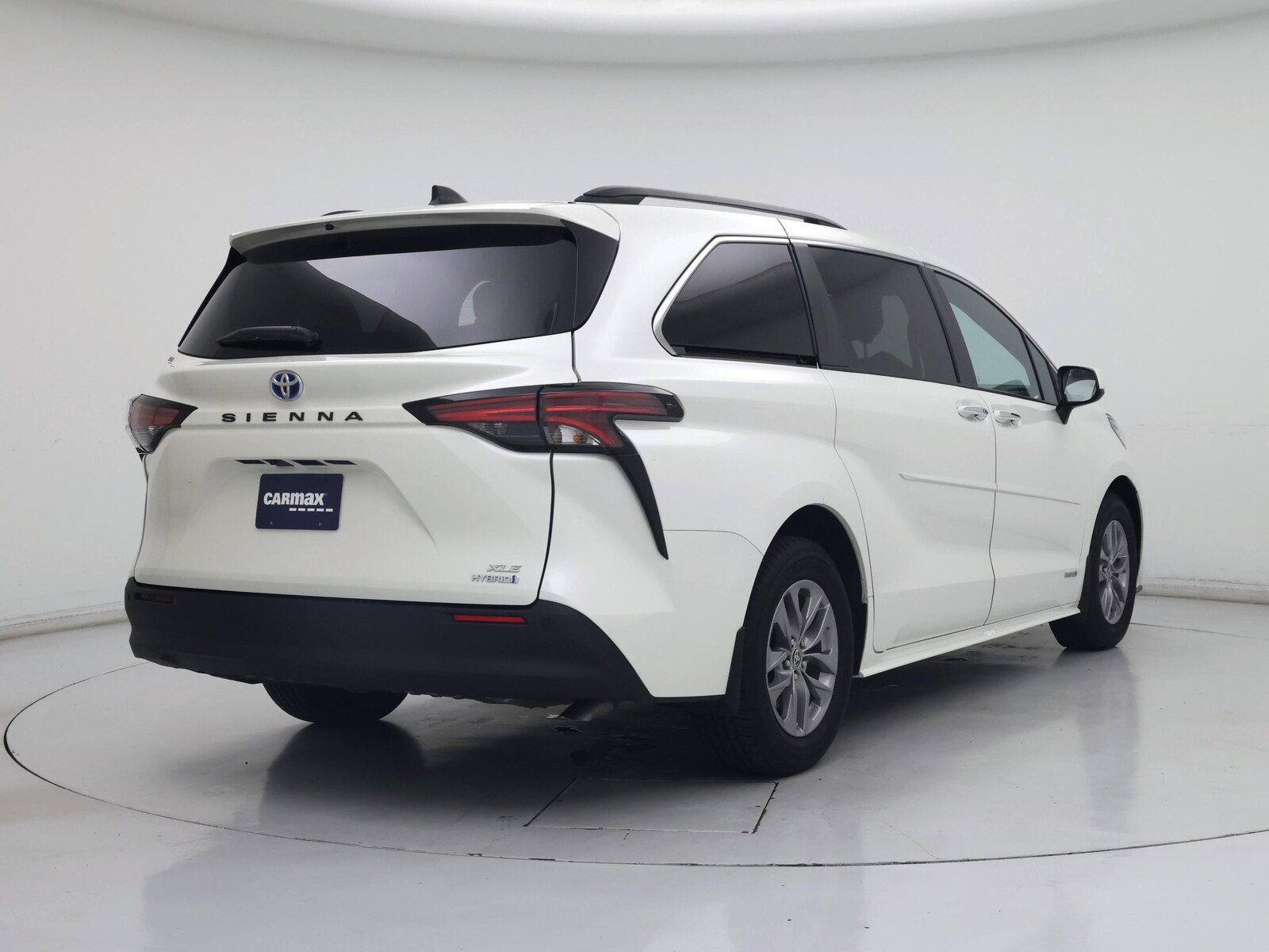 2021 Toyota Sienna XLE - Photo 9