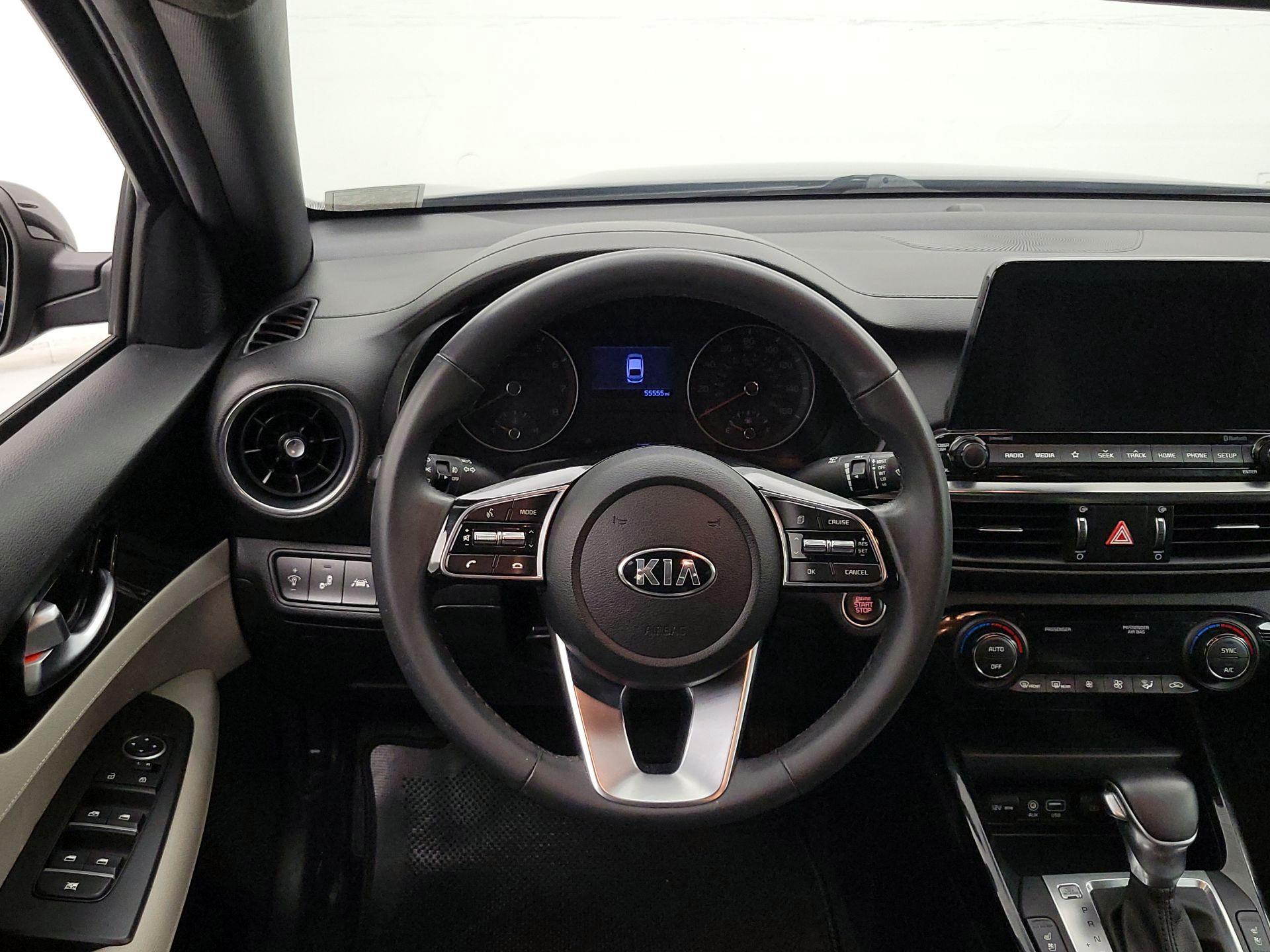 Thumbnail: 2020 Kia Forte - 10
