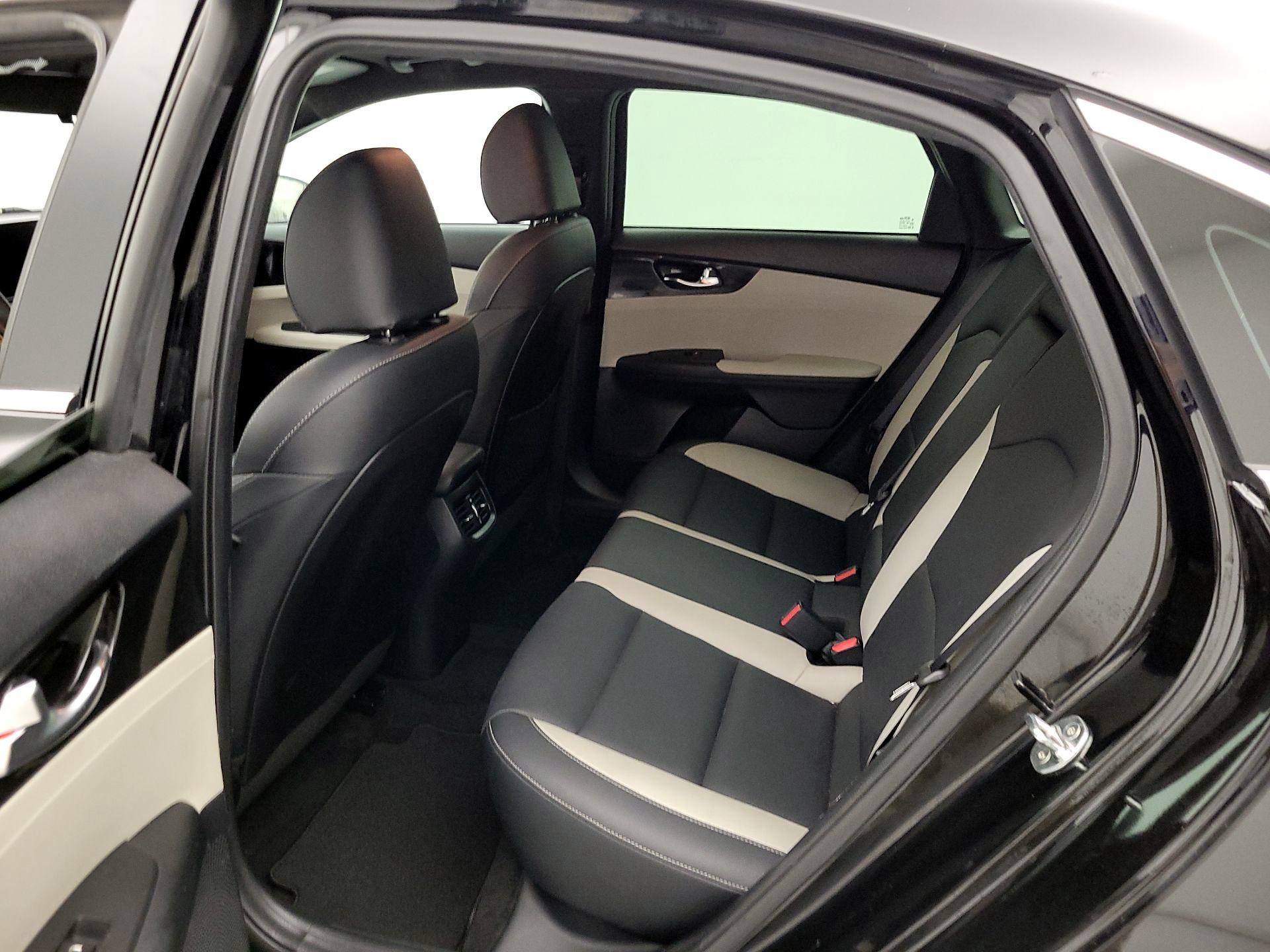 Thumbnail: 2020 Kia Forte - 19