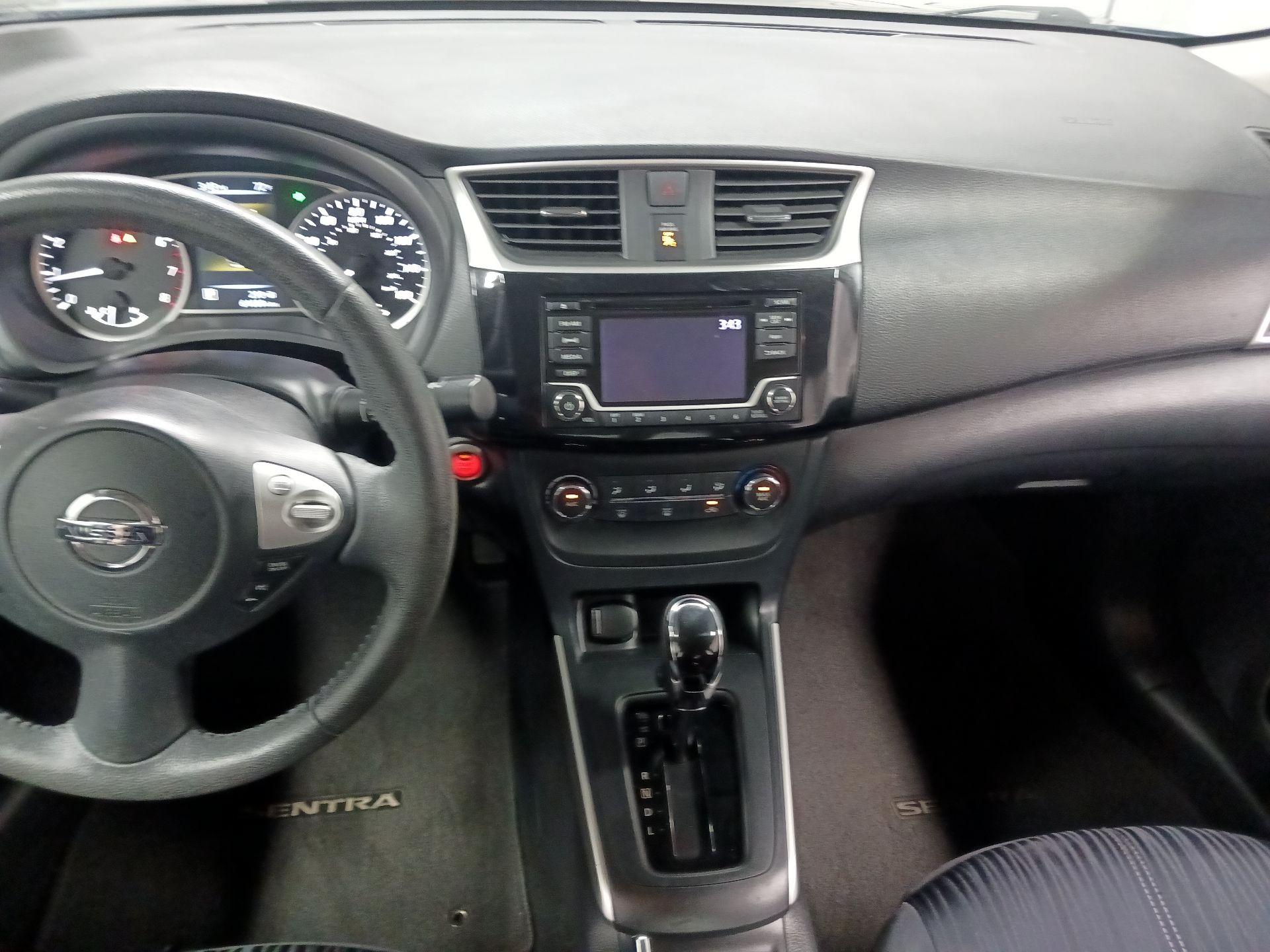 Thumbnail: 2016 Nissan Sentra - 9