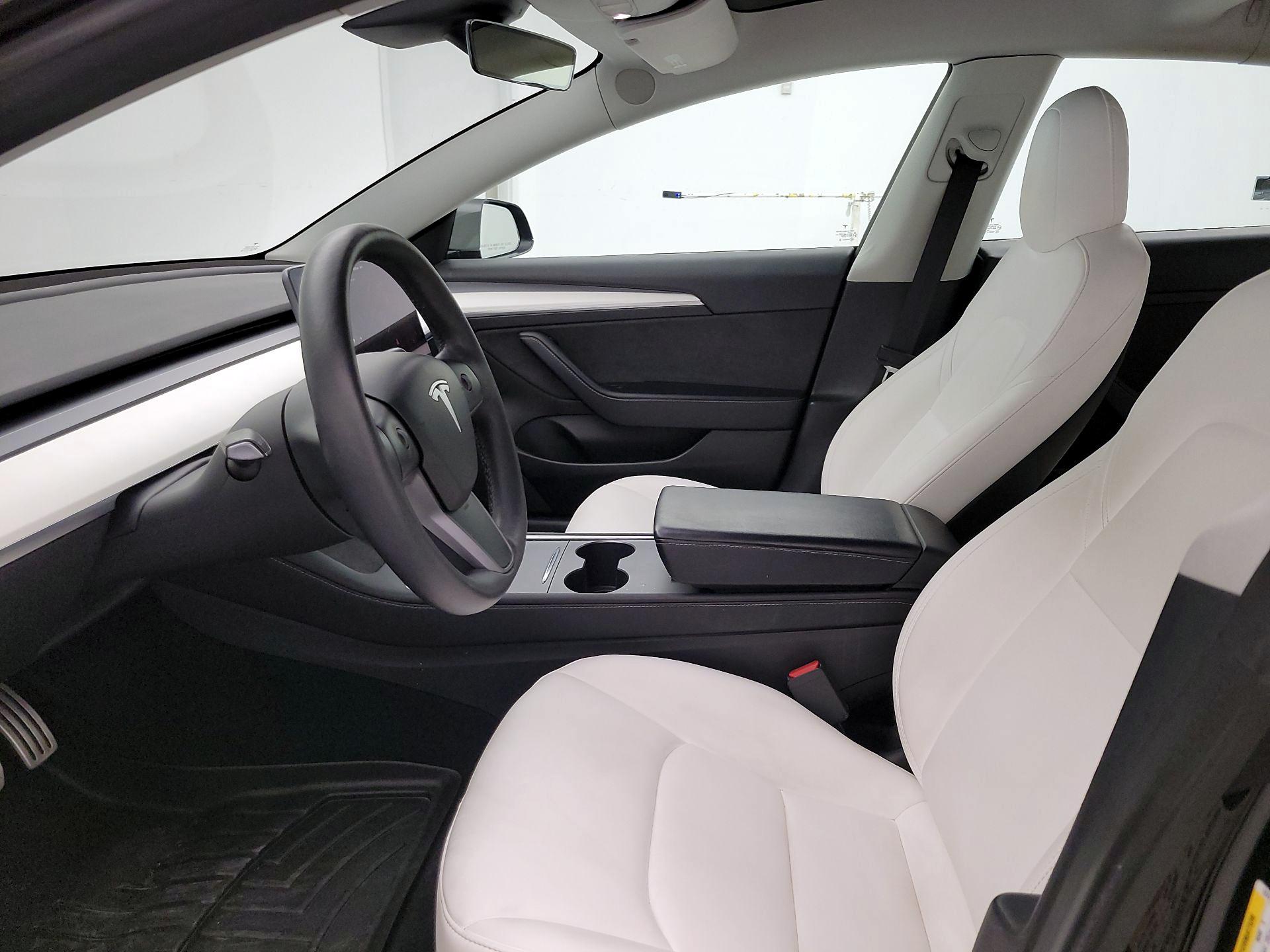 Thumbnail: 2022 Tesla Model 3 - 11