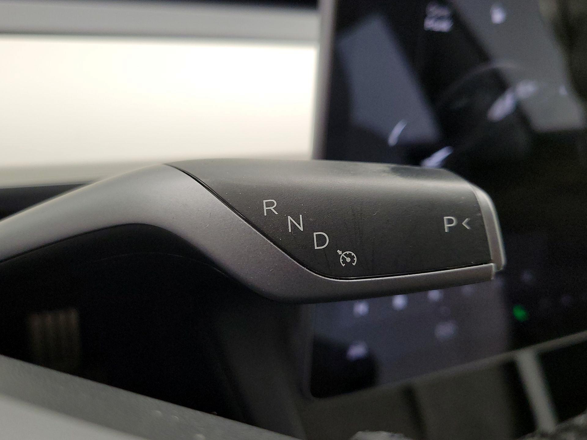 Thumbnail: 2022 Tesla Model 3 - 17