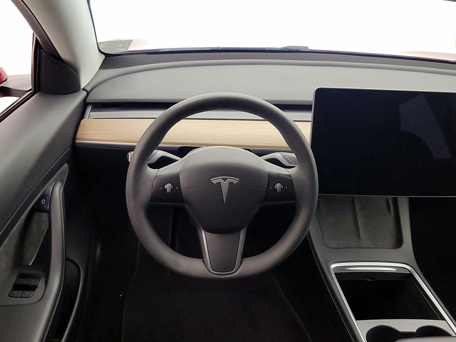 Thumbnail: 2021 Tesla Model 3 - 10