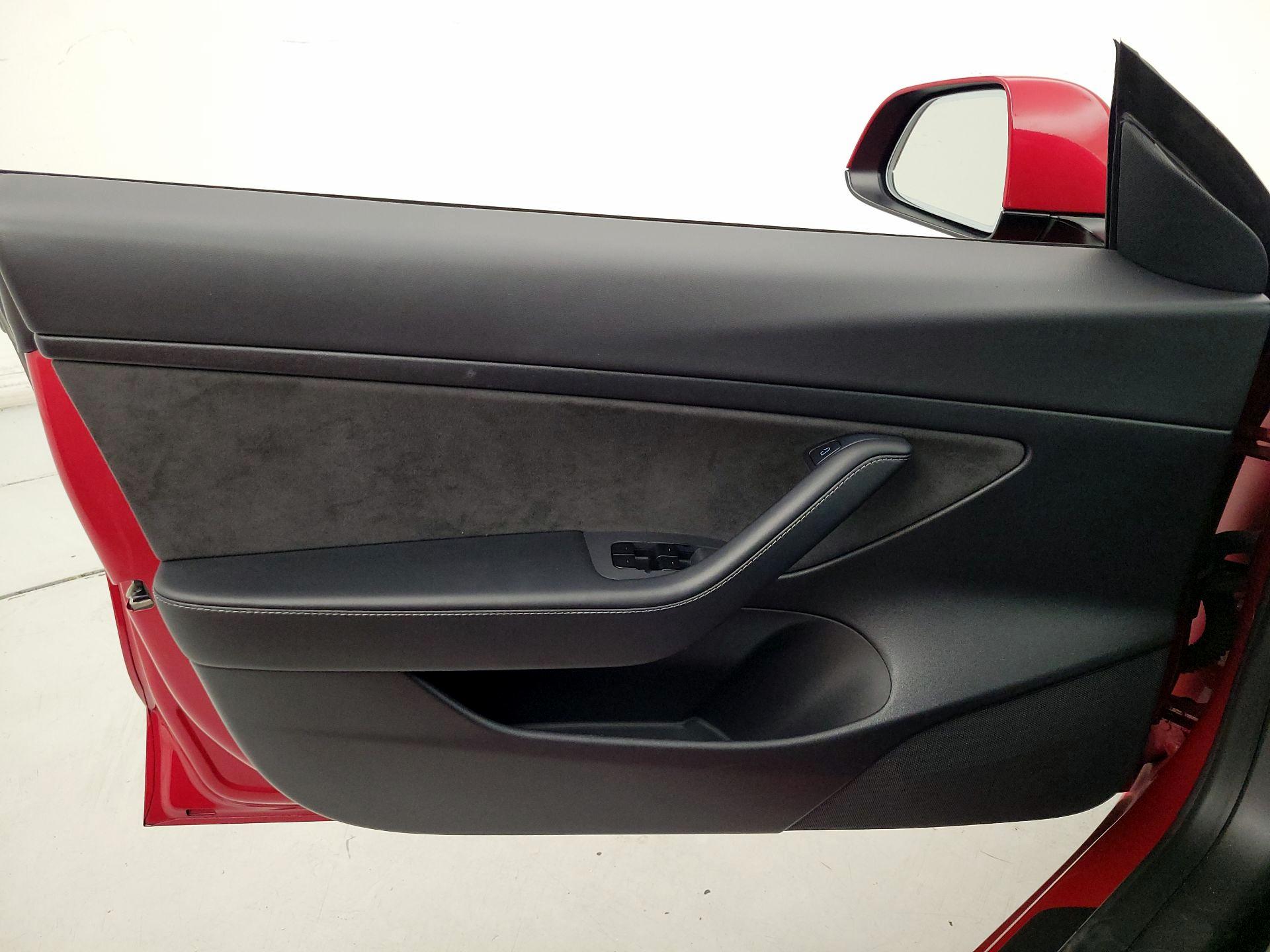 Thumbnail: 2021 Tesla Model 3 - 12