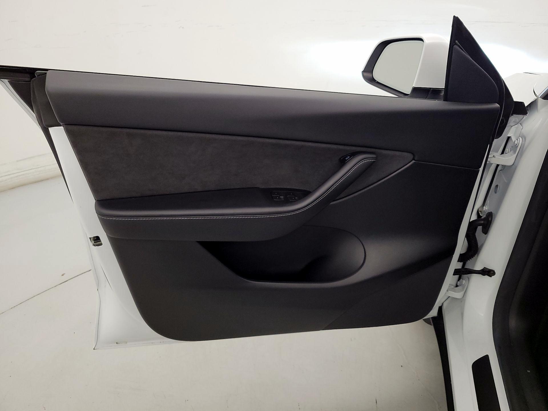 Thumbnail: 2021 Tesla Model Y - 12