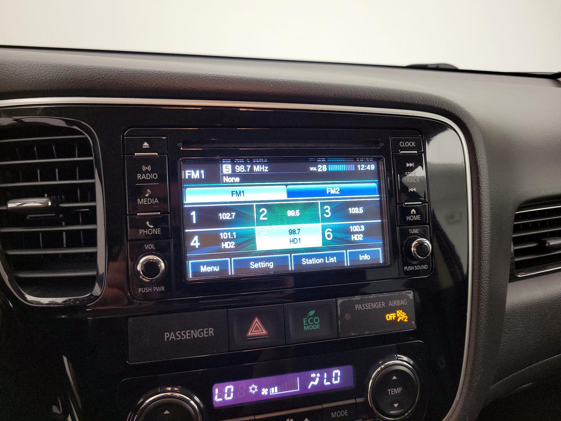 Thumbnail: 2016 Mitsubishi Outlander - 15