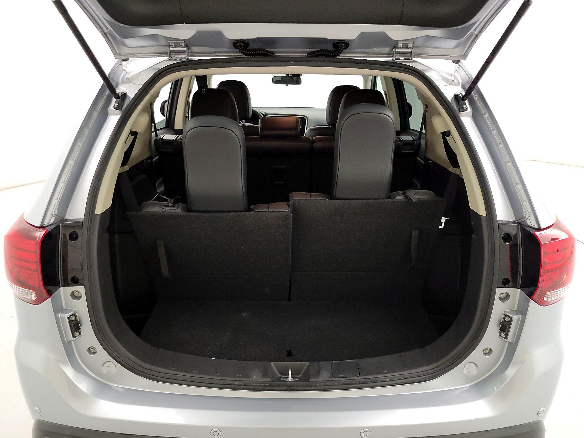 Thumbnail: 2016 Mitsubishi Outlander - 20