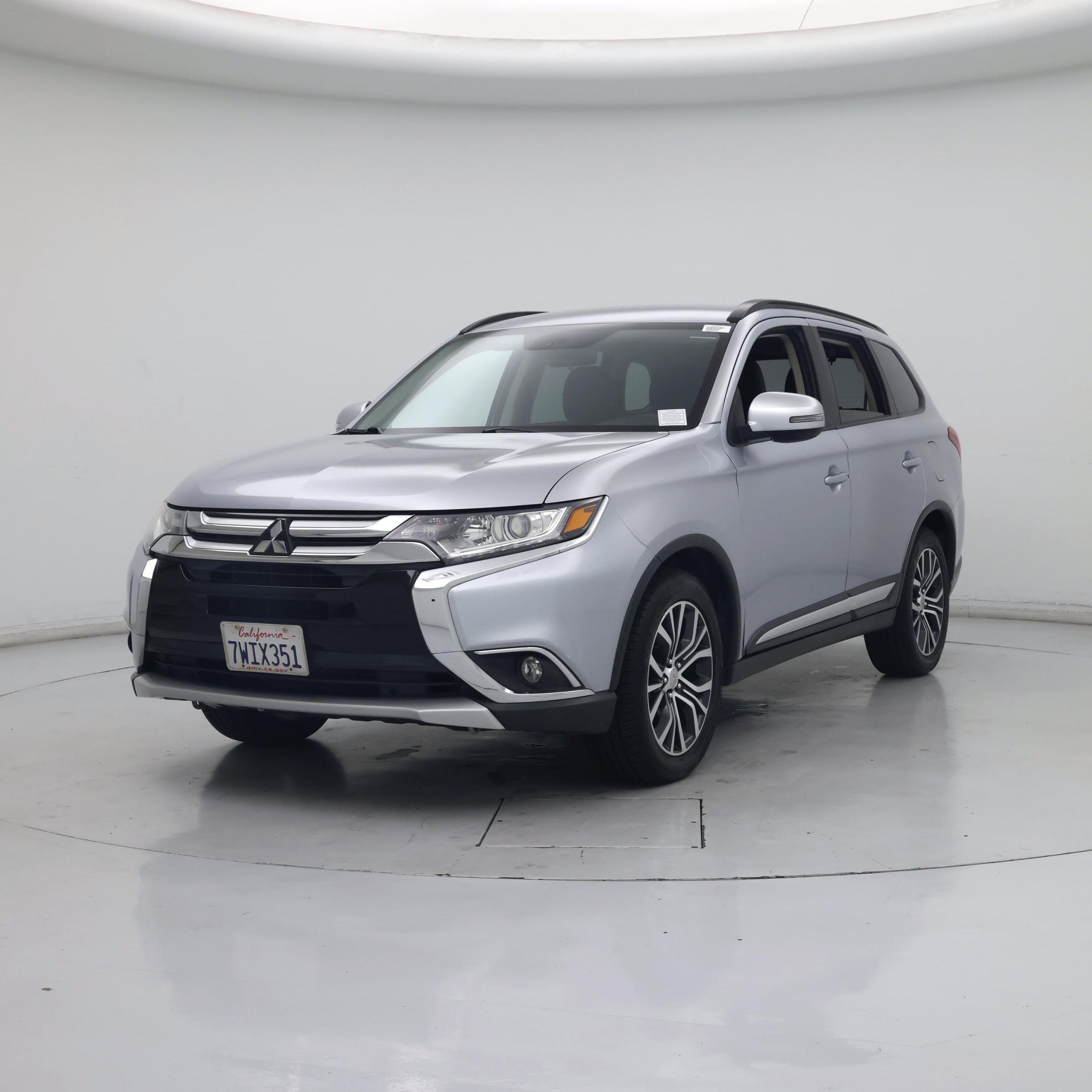 Thumbnail: 2016 Mitsubishi Outlander - 4