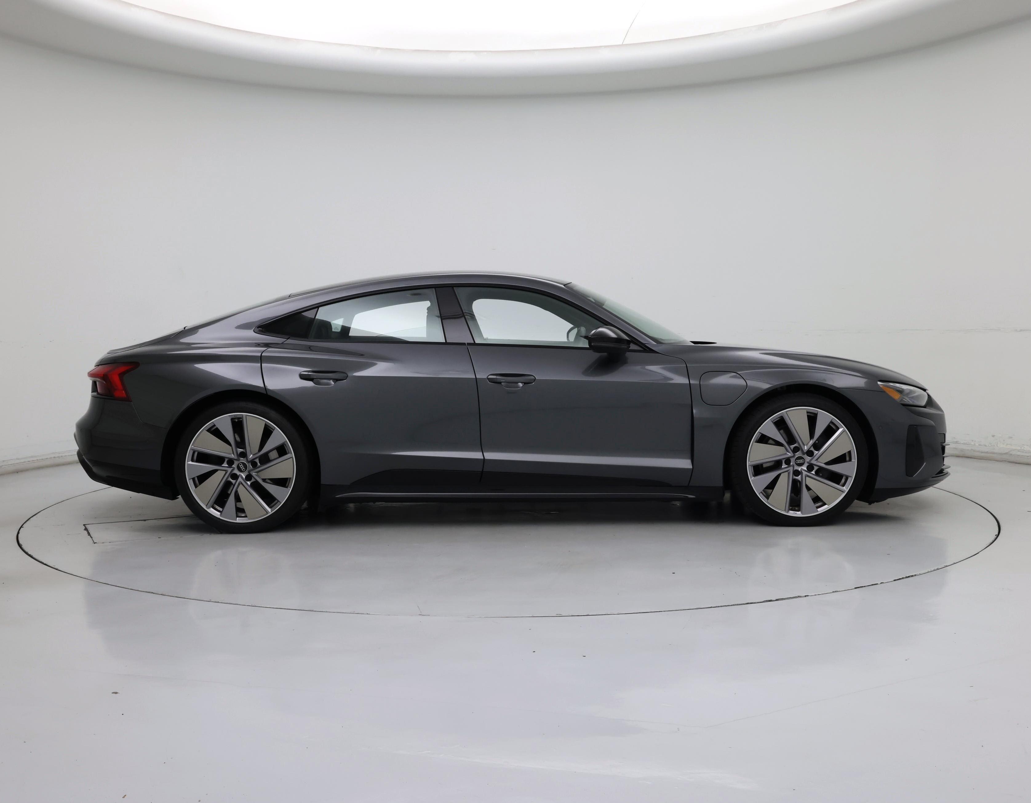 Thumbnail: 2022 Audi e-tron GT - 7