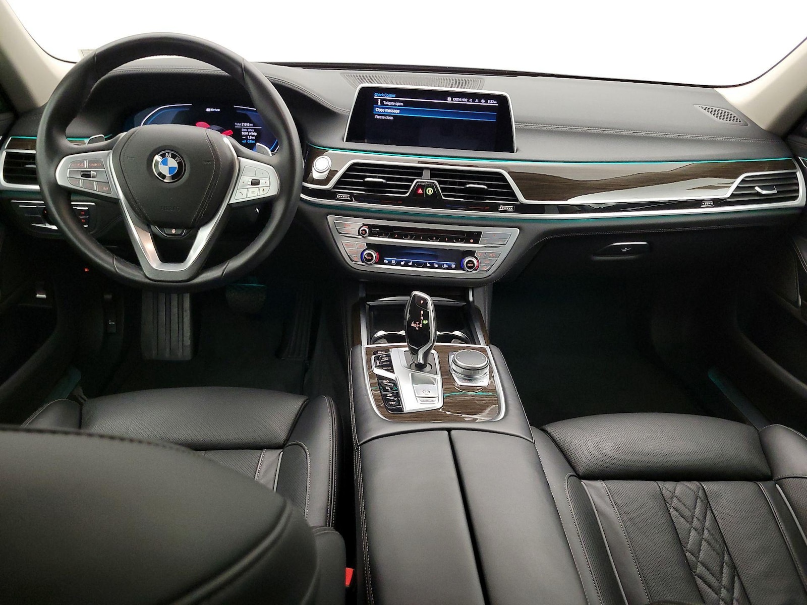 2020 BMW 7 Series 745e - Photo 10