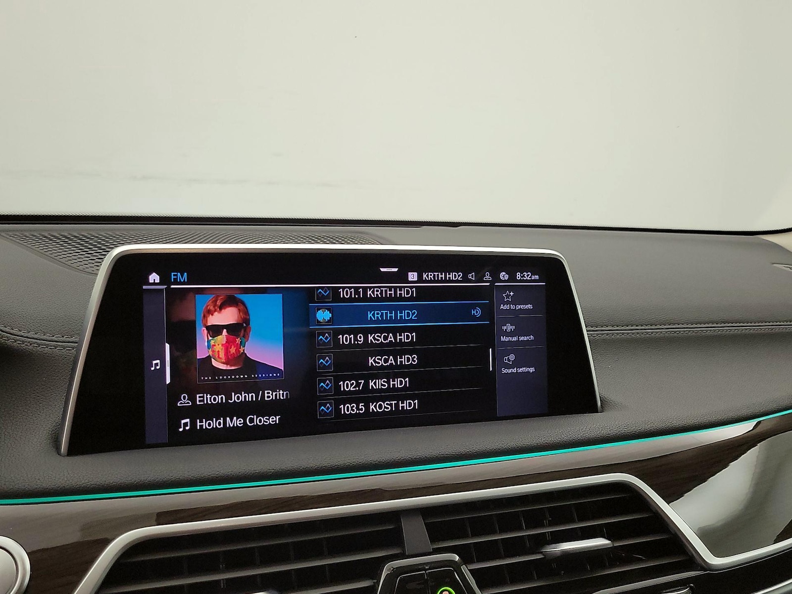 2020 BMW 7 Series 745e - Photo 17