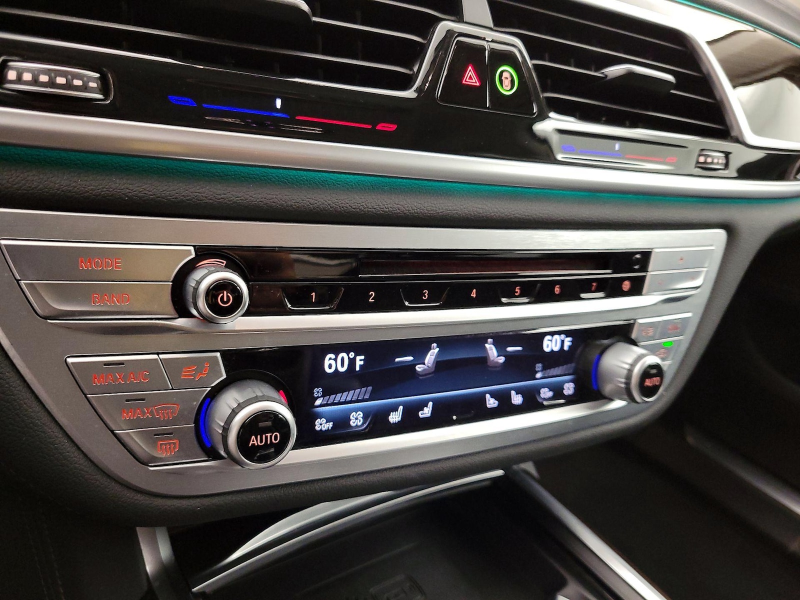 2020 BMW 7 Series 745e - Photo 18