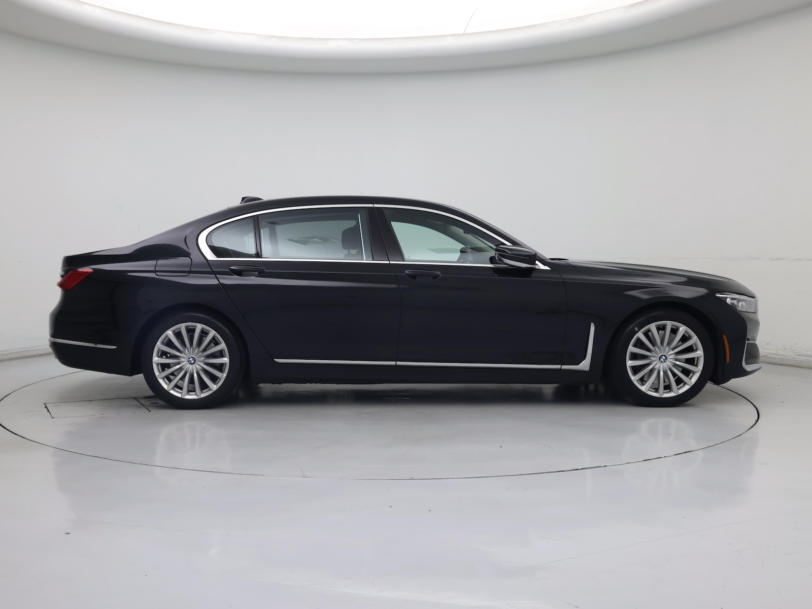 2020 BMW 7 Series 745e - Photo 8