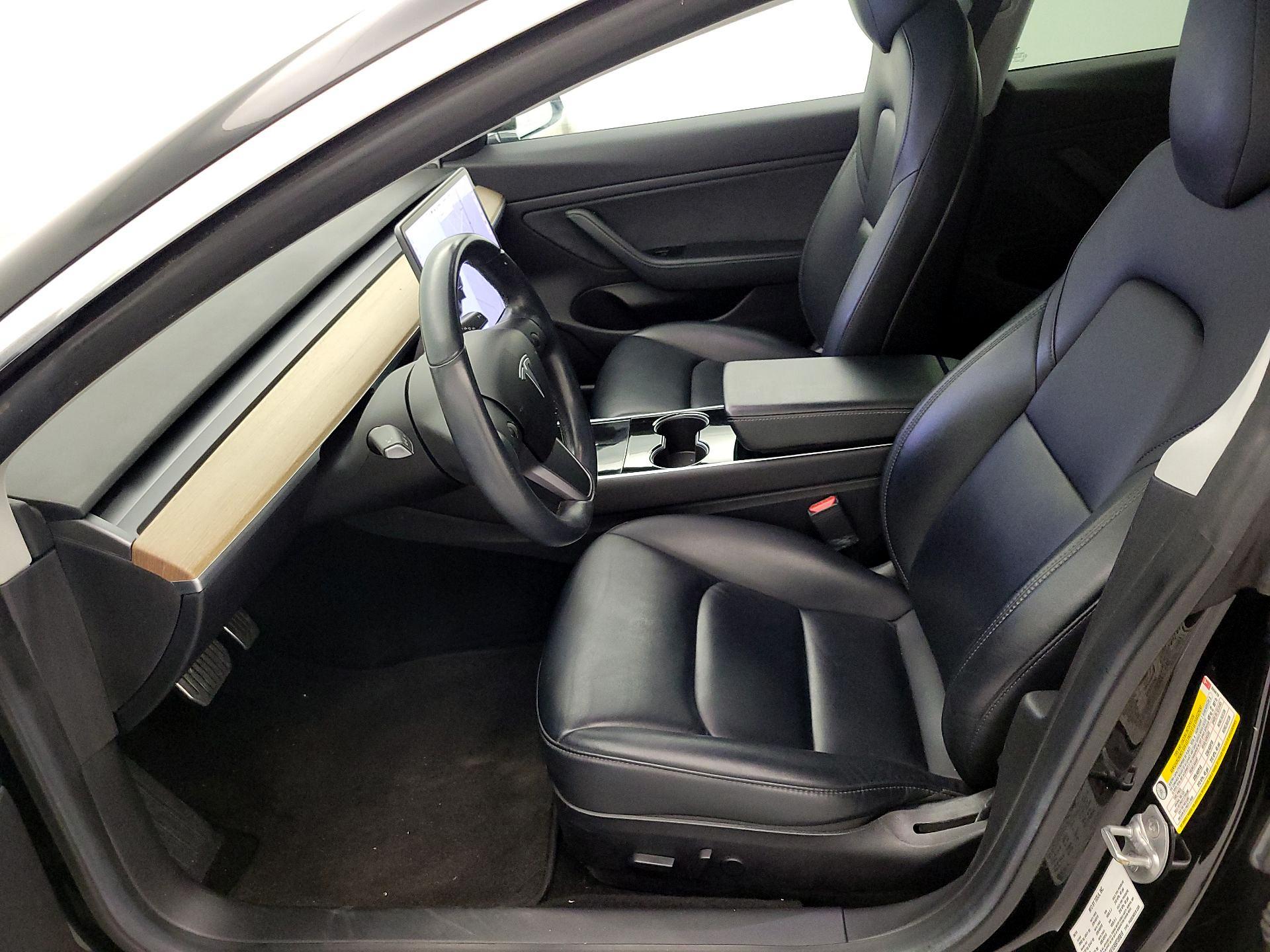 Thumbnail: 2019 Tesla Model 3 - 11