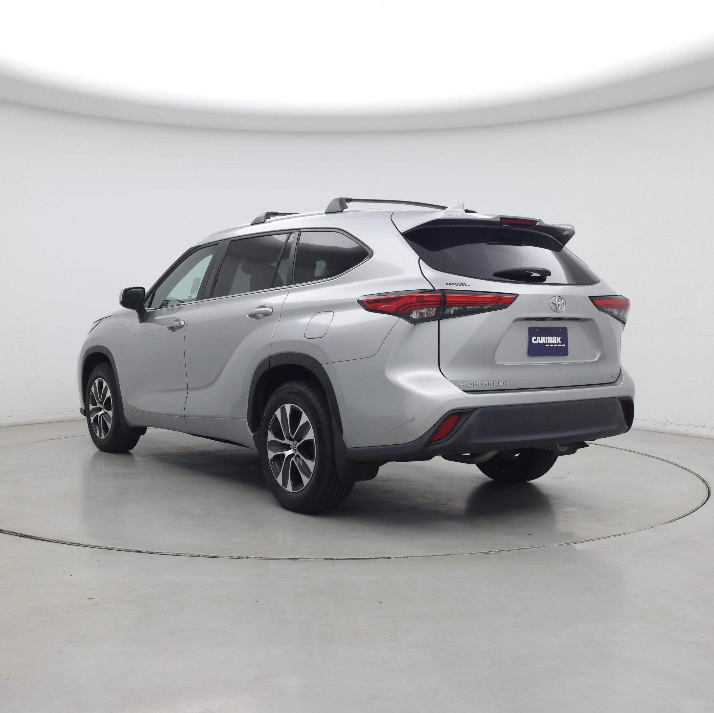 Thumbnail: 2023 Toyota Highlander - 2