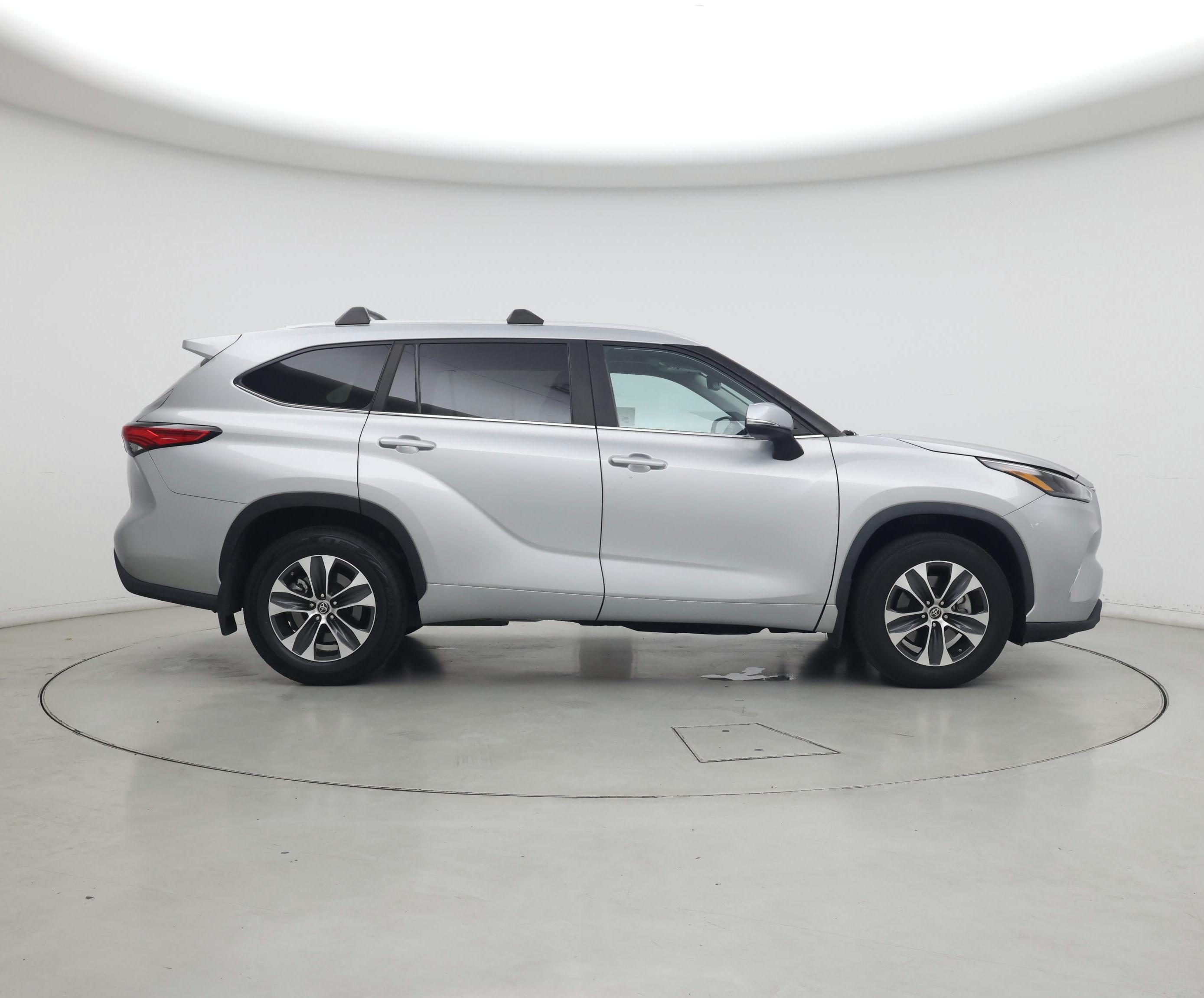 Thumbnail: 2023 Toyota Highlander - 7