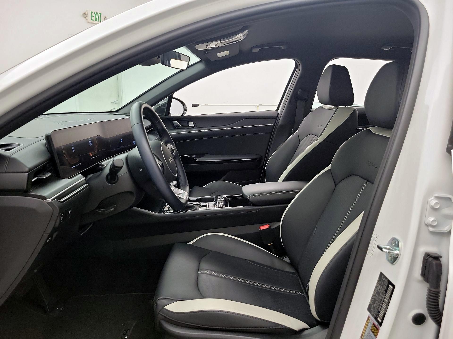 Thumbnail: 2025 Kia K5 - 11