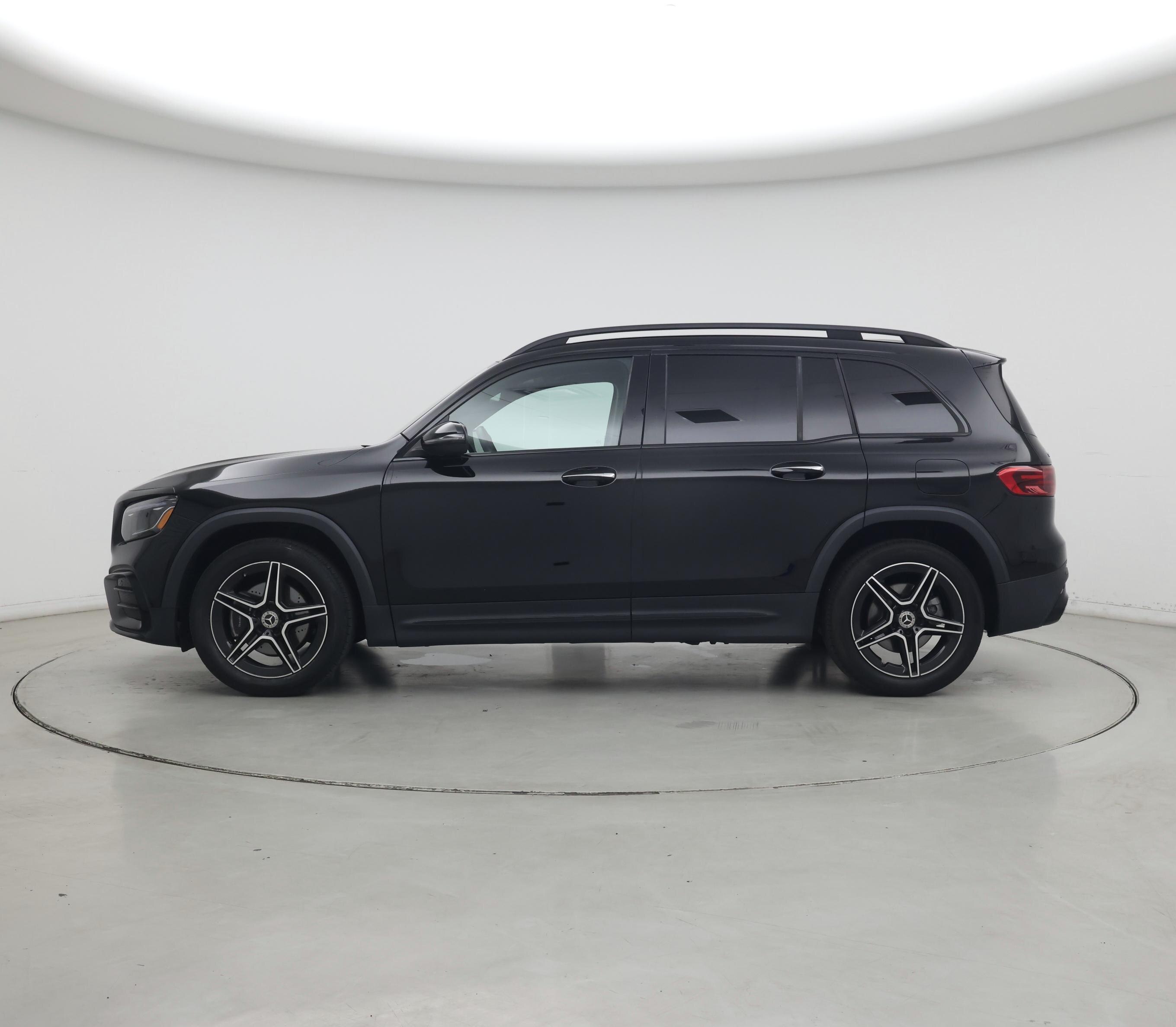 Thumbnail: 2024 Mercedes-Benz GLB - 3