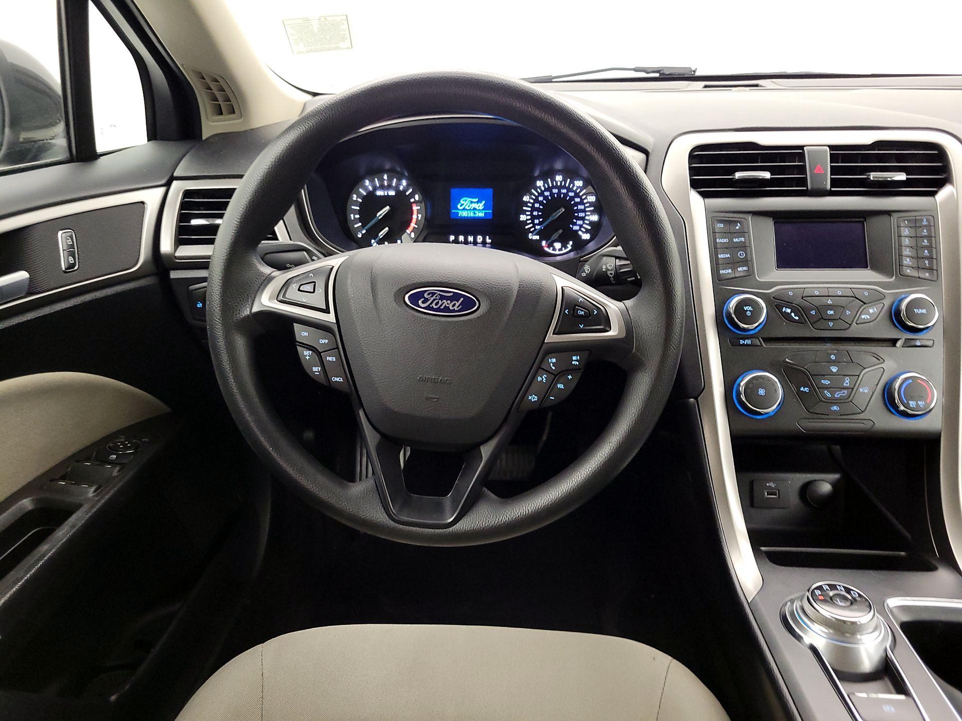 Thumbnail: 2017 Ford Fusion - 10