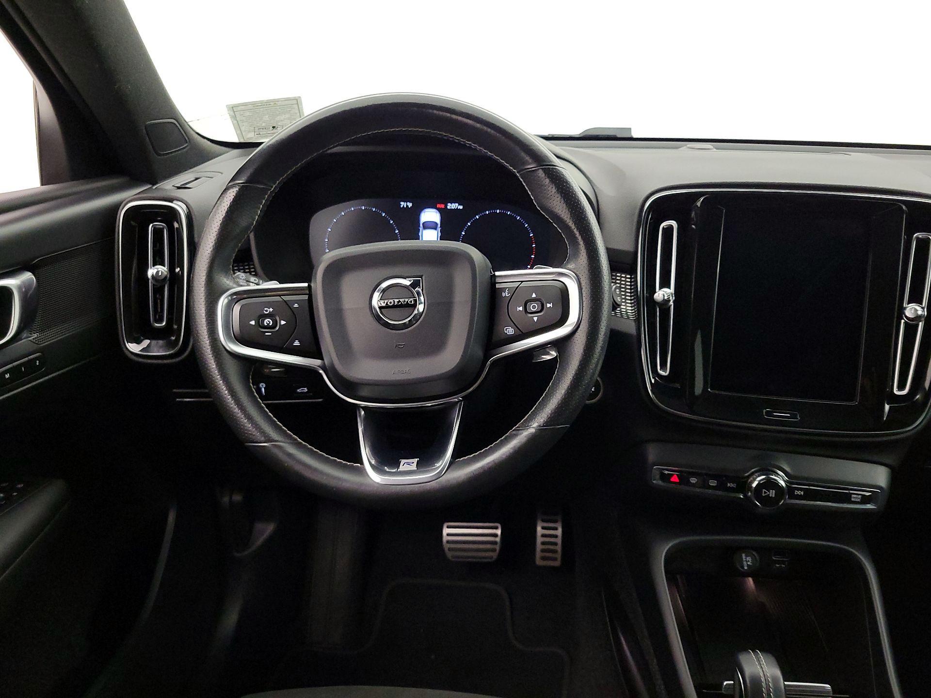 Thumbnail: 2020 Volvo XC40 - 10