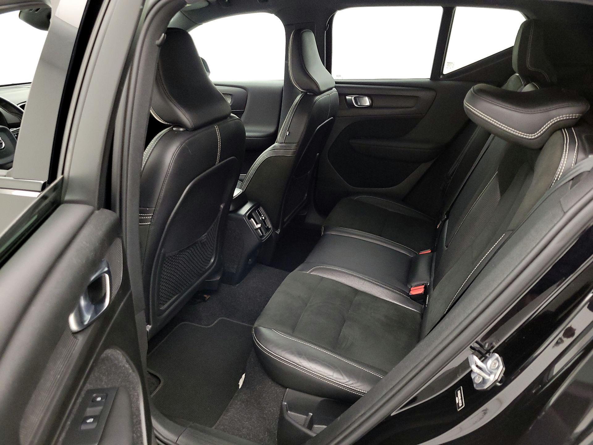 Thumbnail: 2020 Volvo XC40 - 17