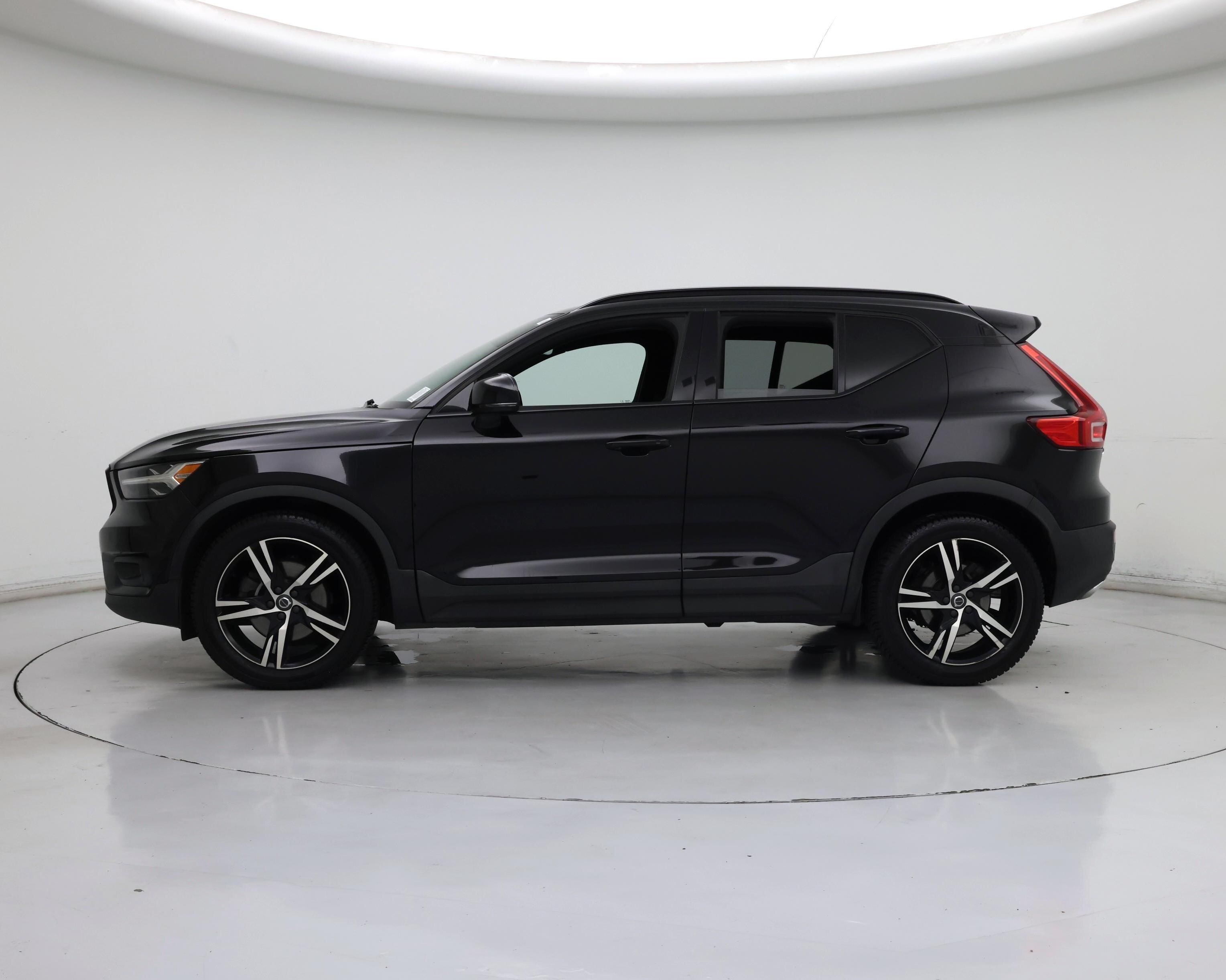 Thumbnail: 2020 Volvo XC40 - 3