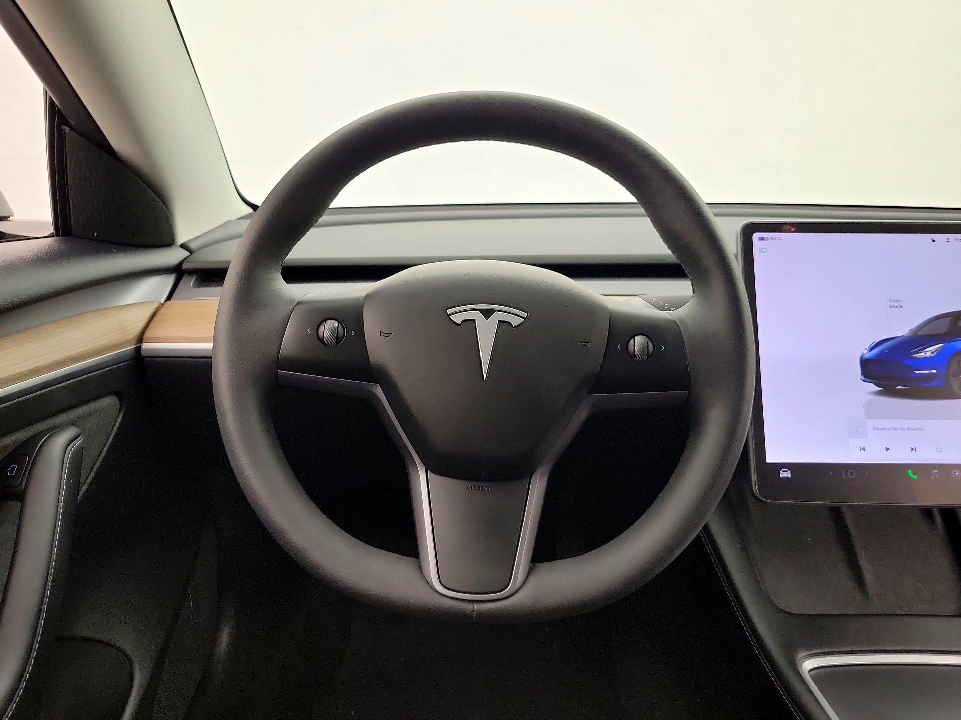 Thumbnail: 2023 Tesla Model 3 - 10