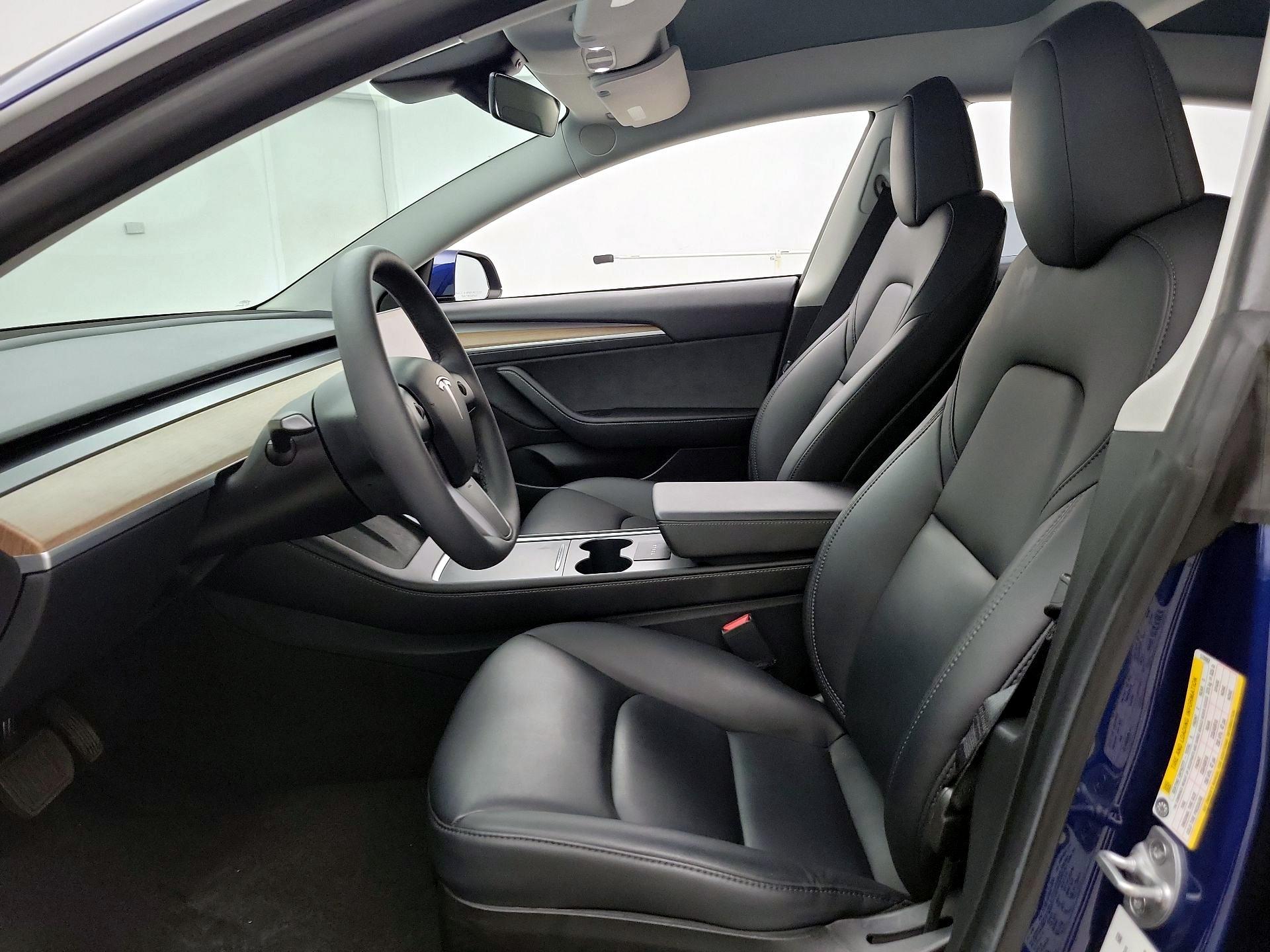 Thumbnail: 2023 Tesla Model 3 - 11