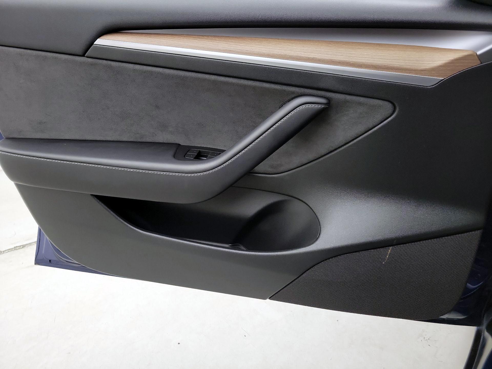 Thumbnail: 2023 Tesla Model 3 - 12