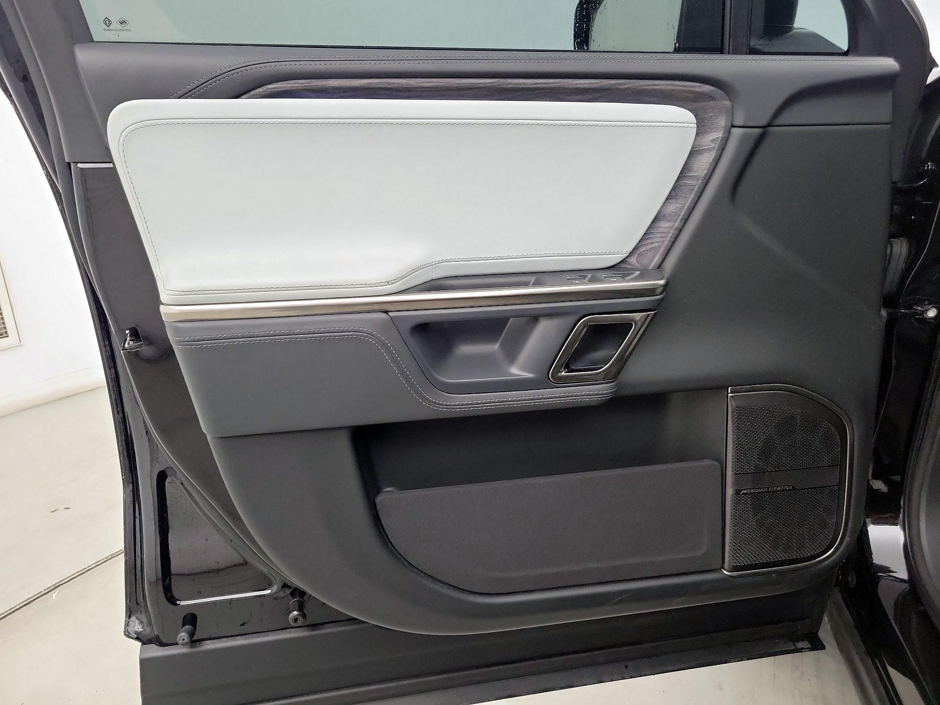Thumbnail: 2022 Rivian R1T - 12