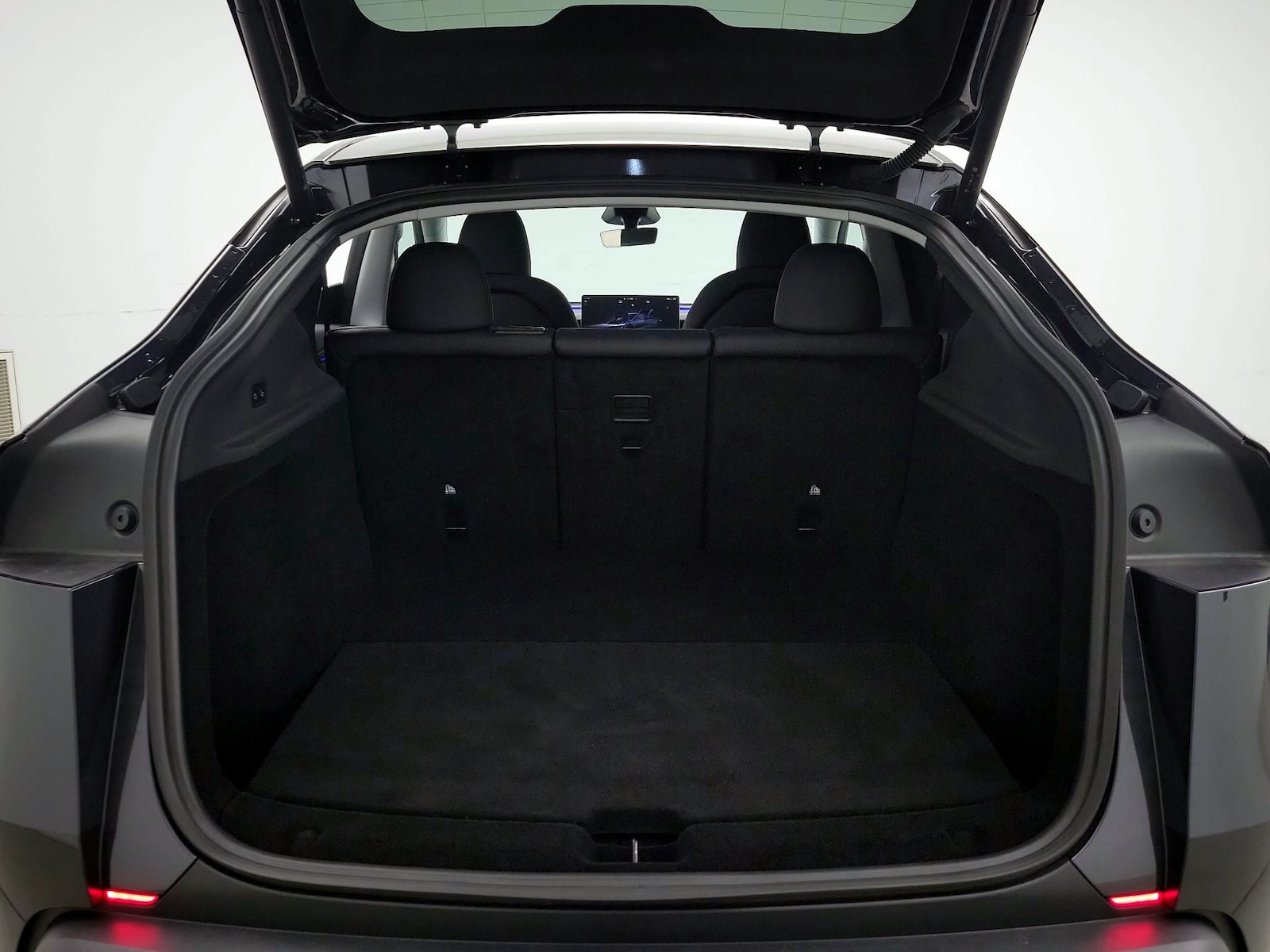 2026 Tesla Model Y Long Range - Photo 22