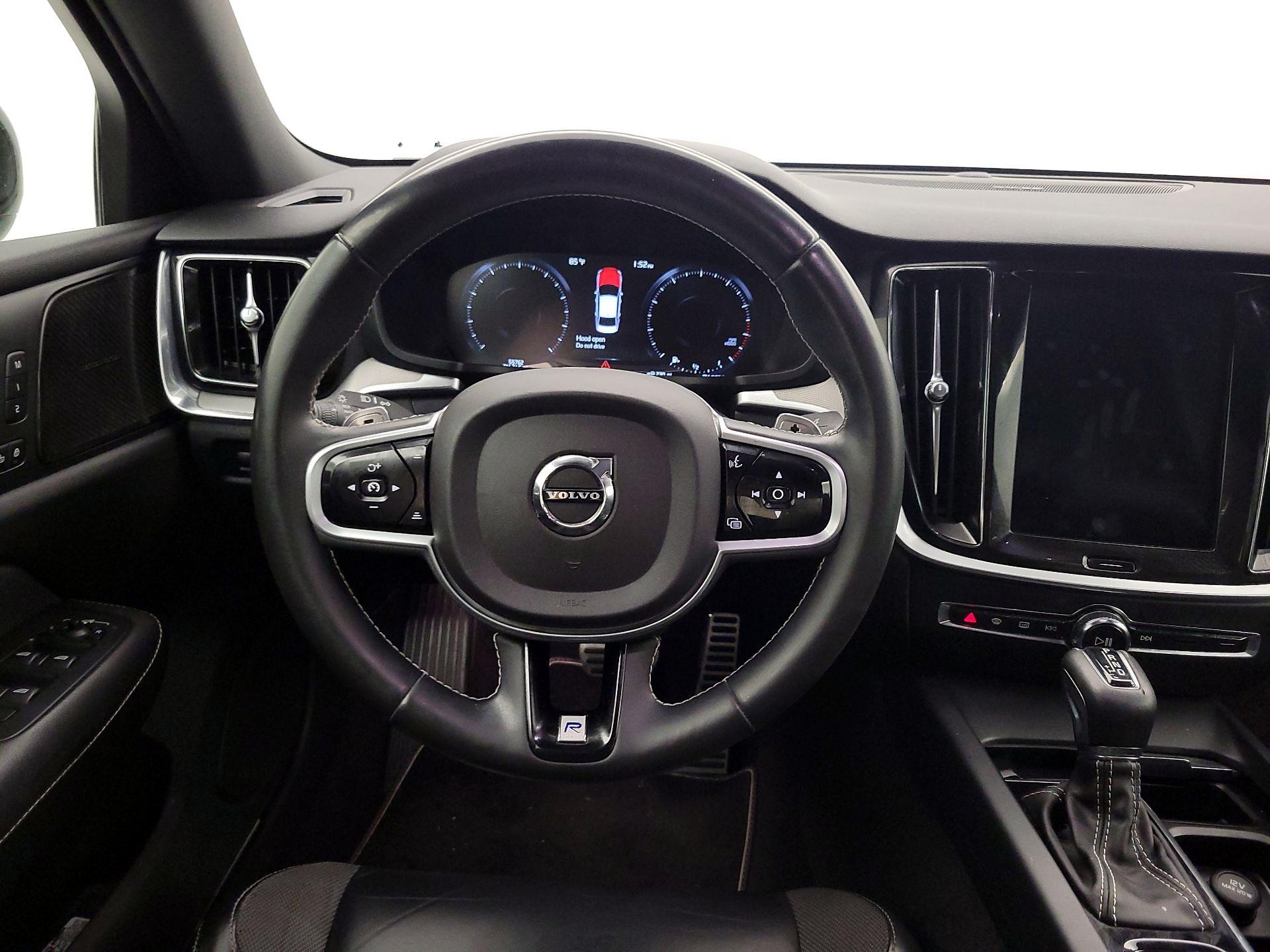 Thumbnail: 2019 Volvo S60 - 10