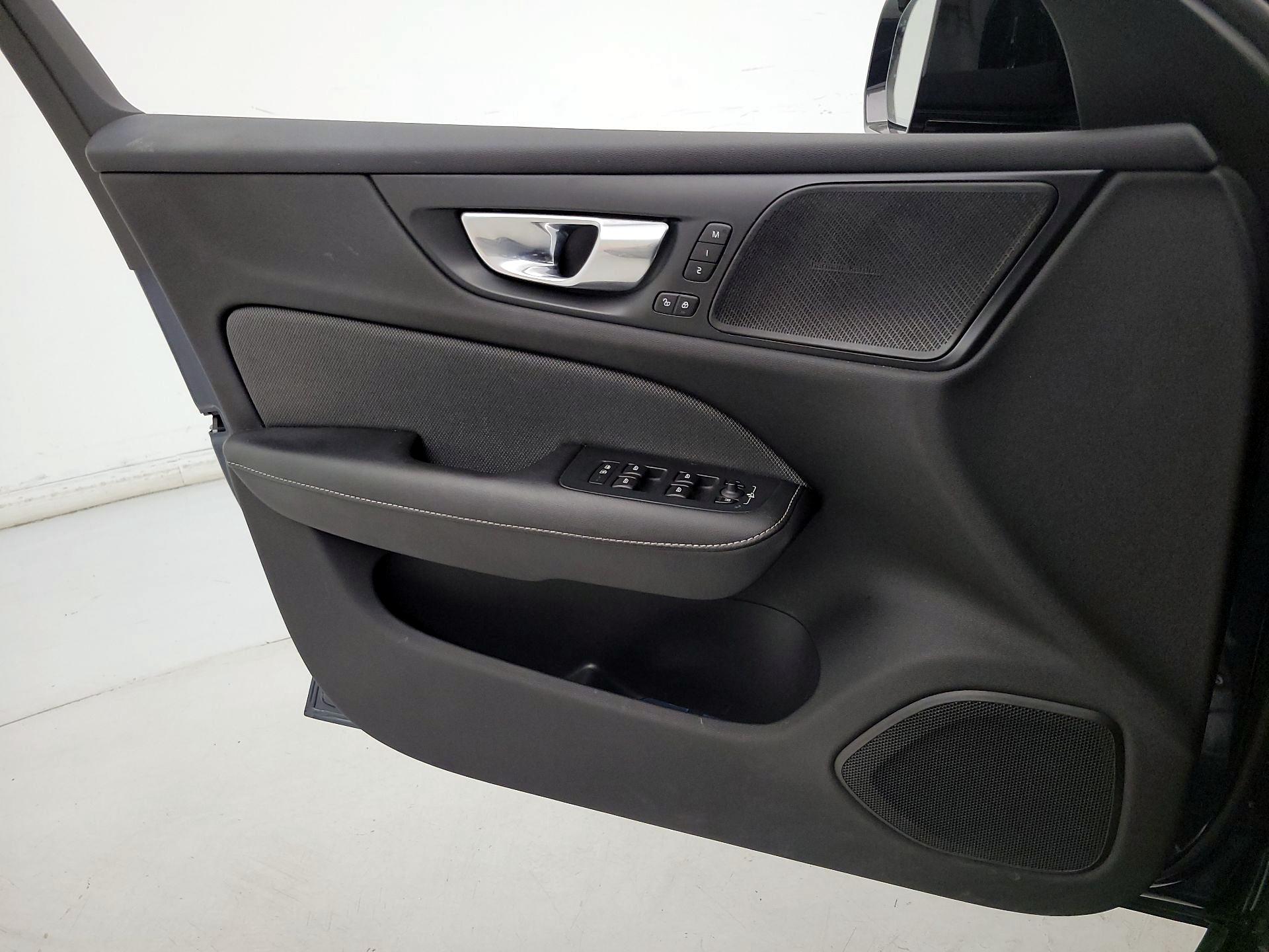 Thumbnail: 2019 Volvo S60 - 12