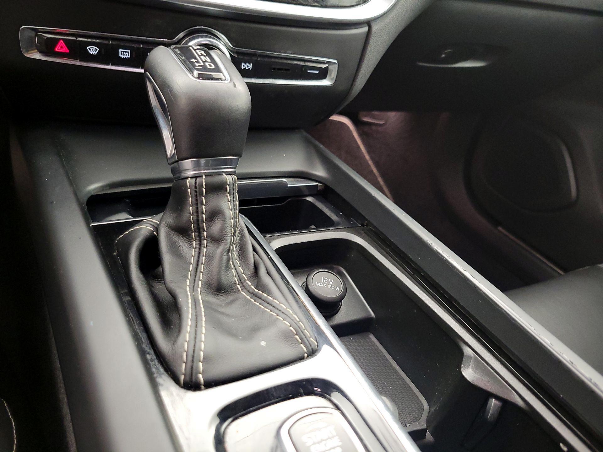 Thumbnail: 2019 Volvo S60 - 17