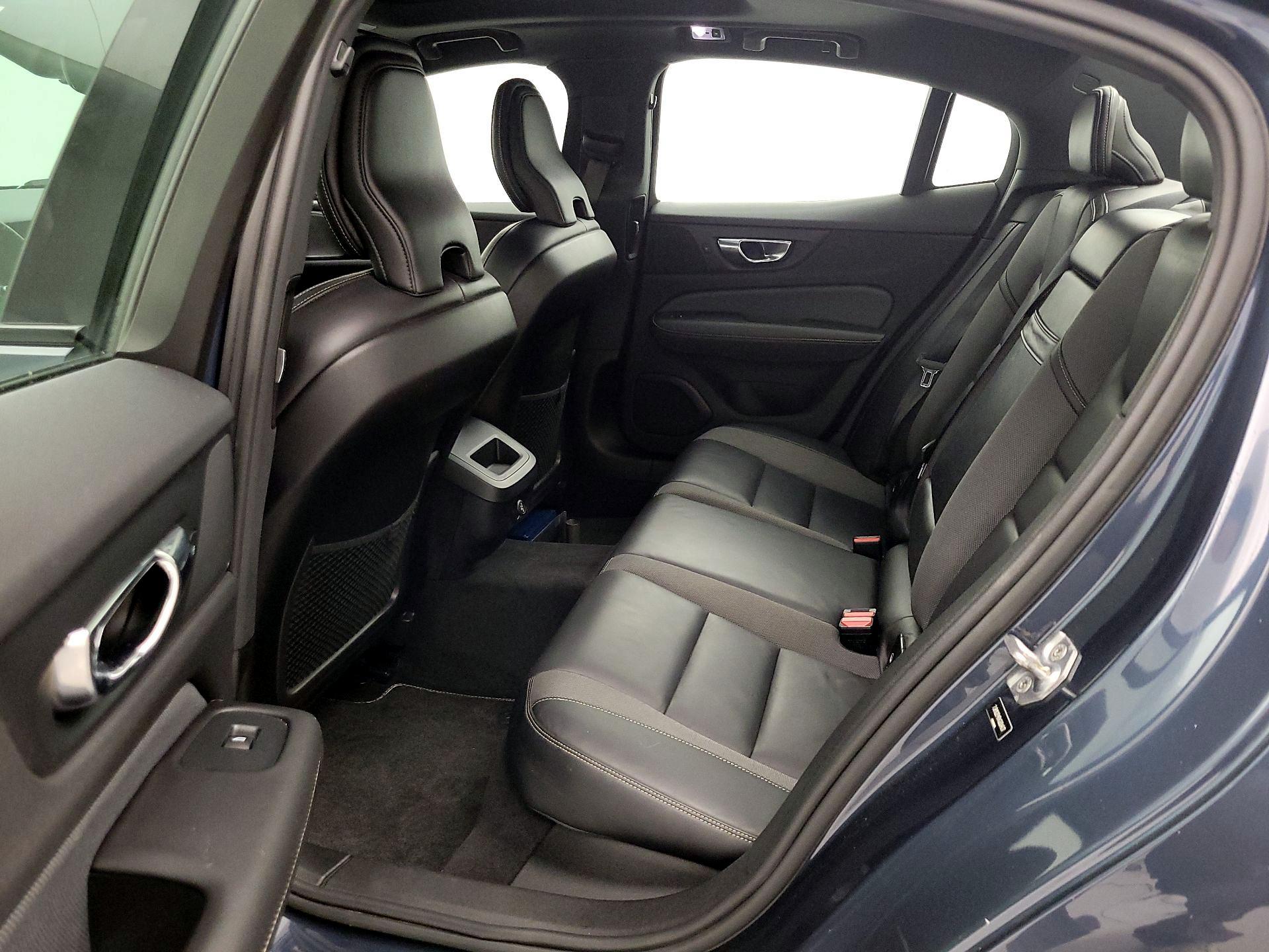 Thumbnail: 2019 Volvo S60 - 18