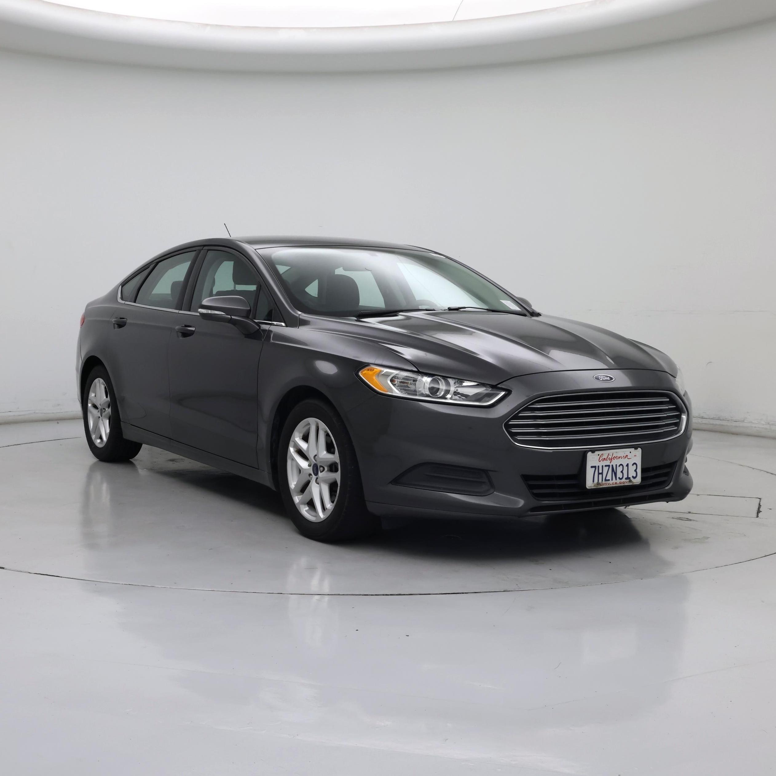 Gray 2015 Ford Fusion SE Sedan Front-Wheel Drive Automatic