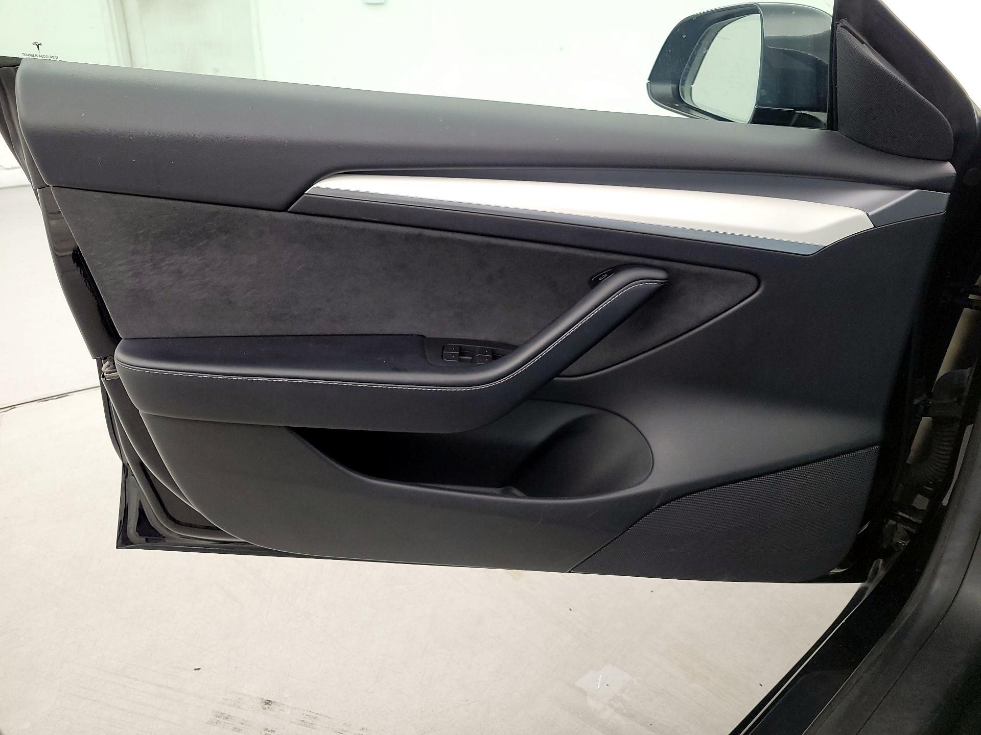 Thumbnail: 2022 Tesla Model 3 - 12