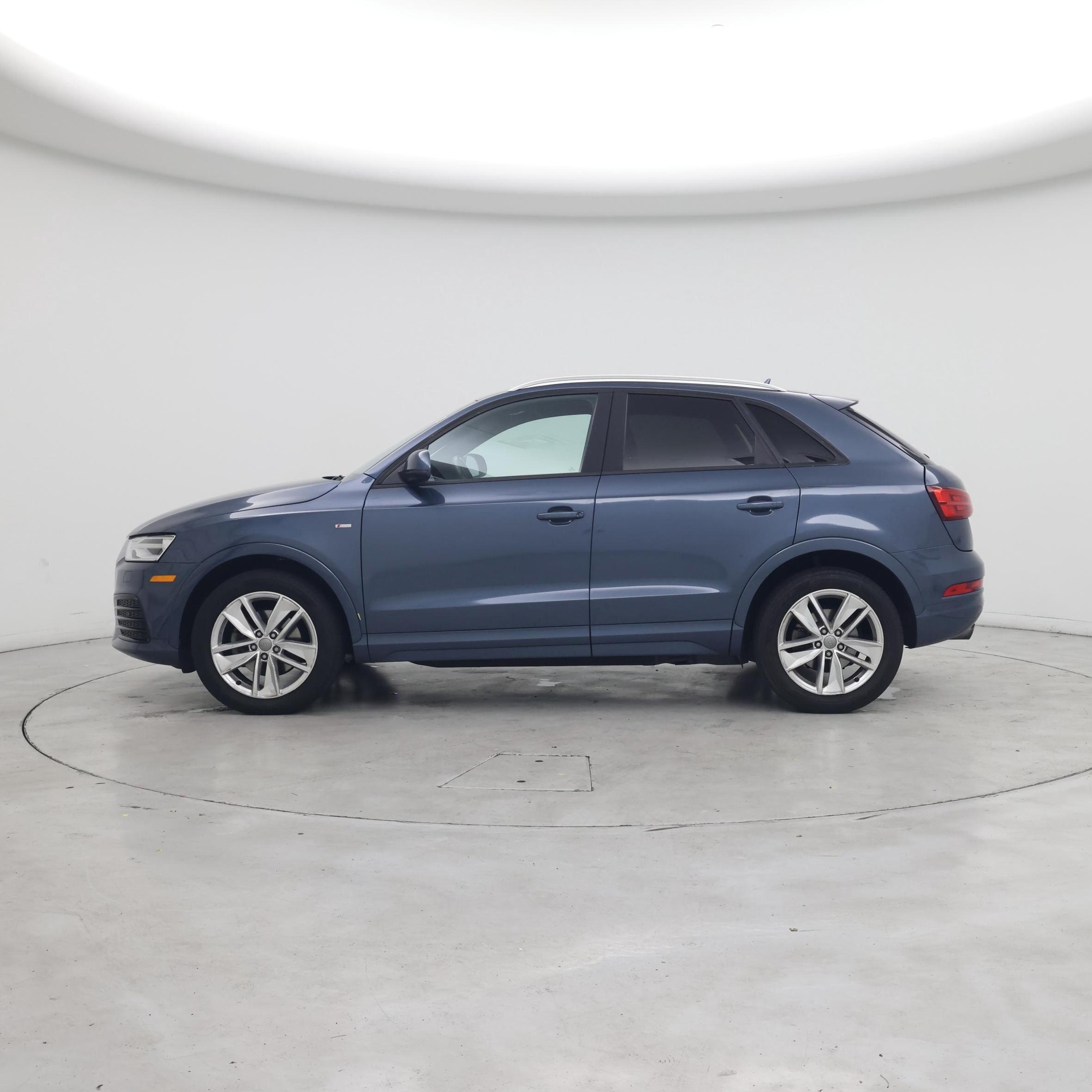 Thumbnail: 2018 Audi Q3 - 3