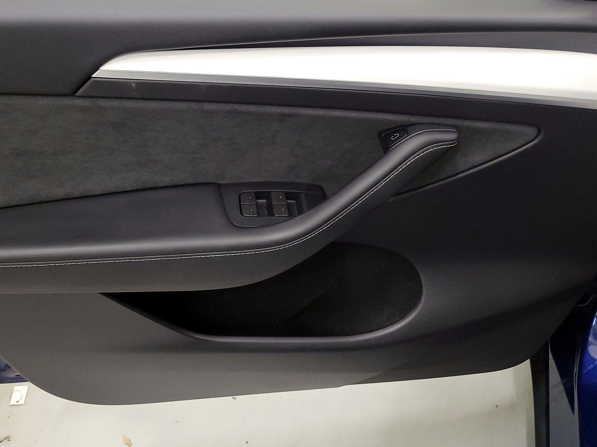 Thumbnail: 2023 Tesla Model Y - 12