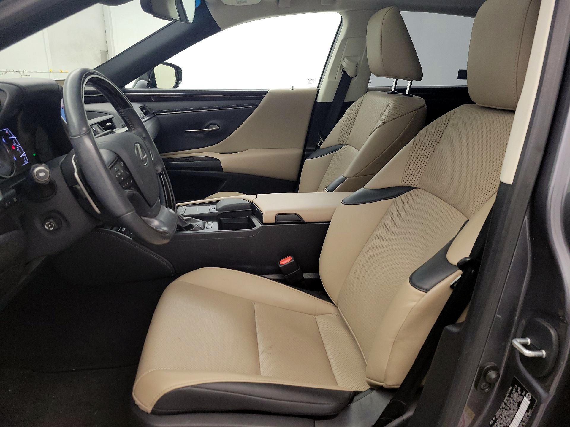 Thumbnail: 2019 Lexus ES - 9