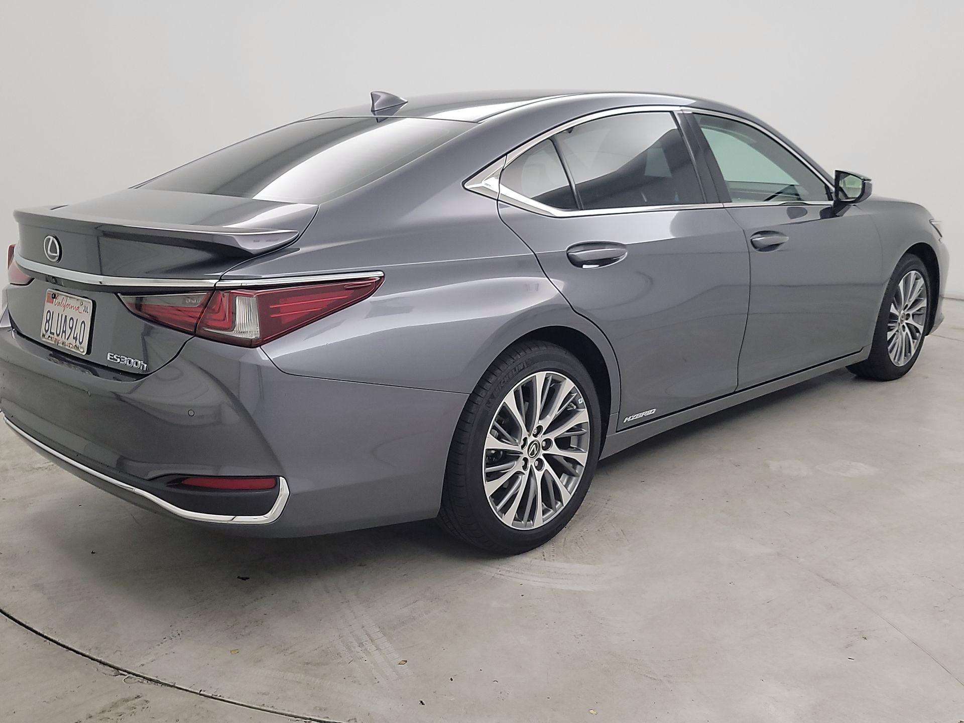 Thumbnail: 2019 Lexus ES - 5