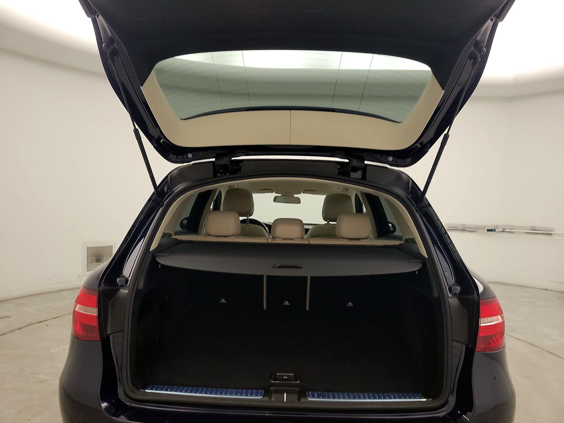 Thumbnail: 2019 Mercedes-Benz GLC - 18
