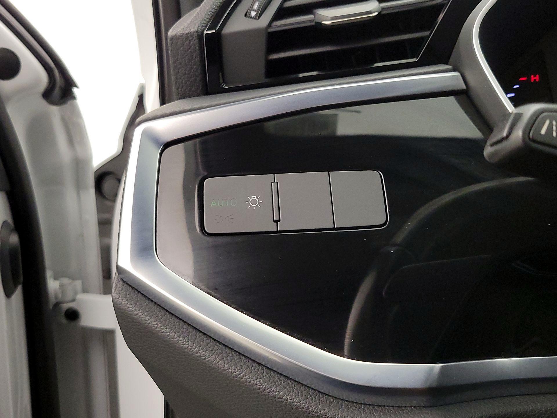 Thumbnail: 2020 Audi Q3 - 13